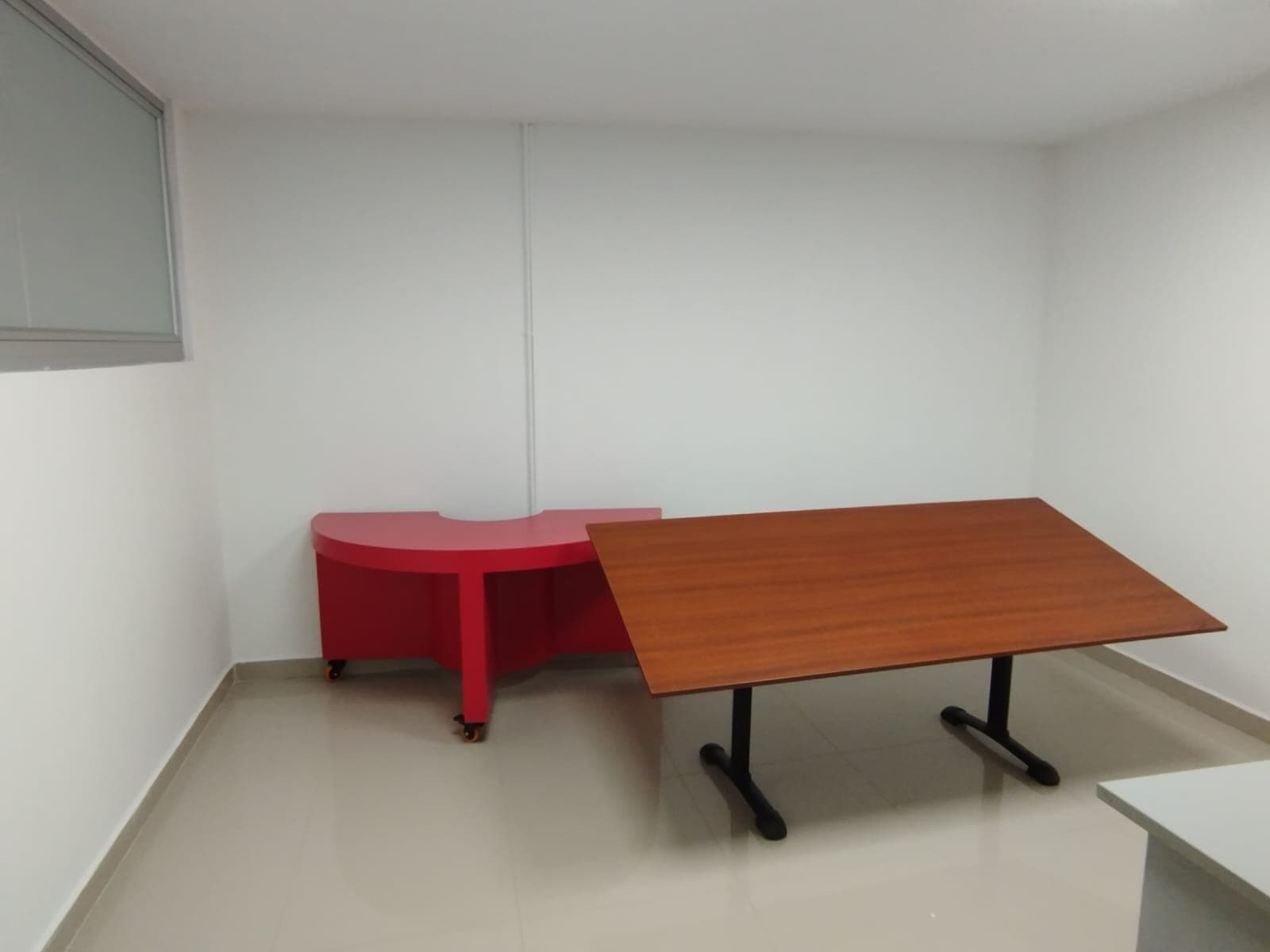 Oficina en arriendo en Estadio, Laureles, Medellín — foto 1 de 13