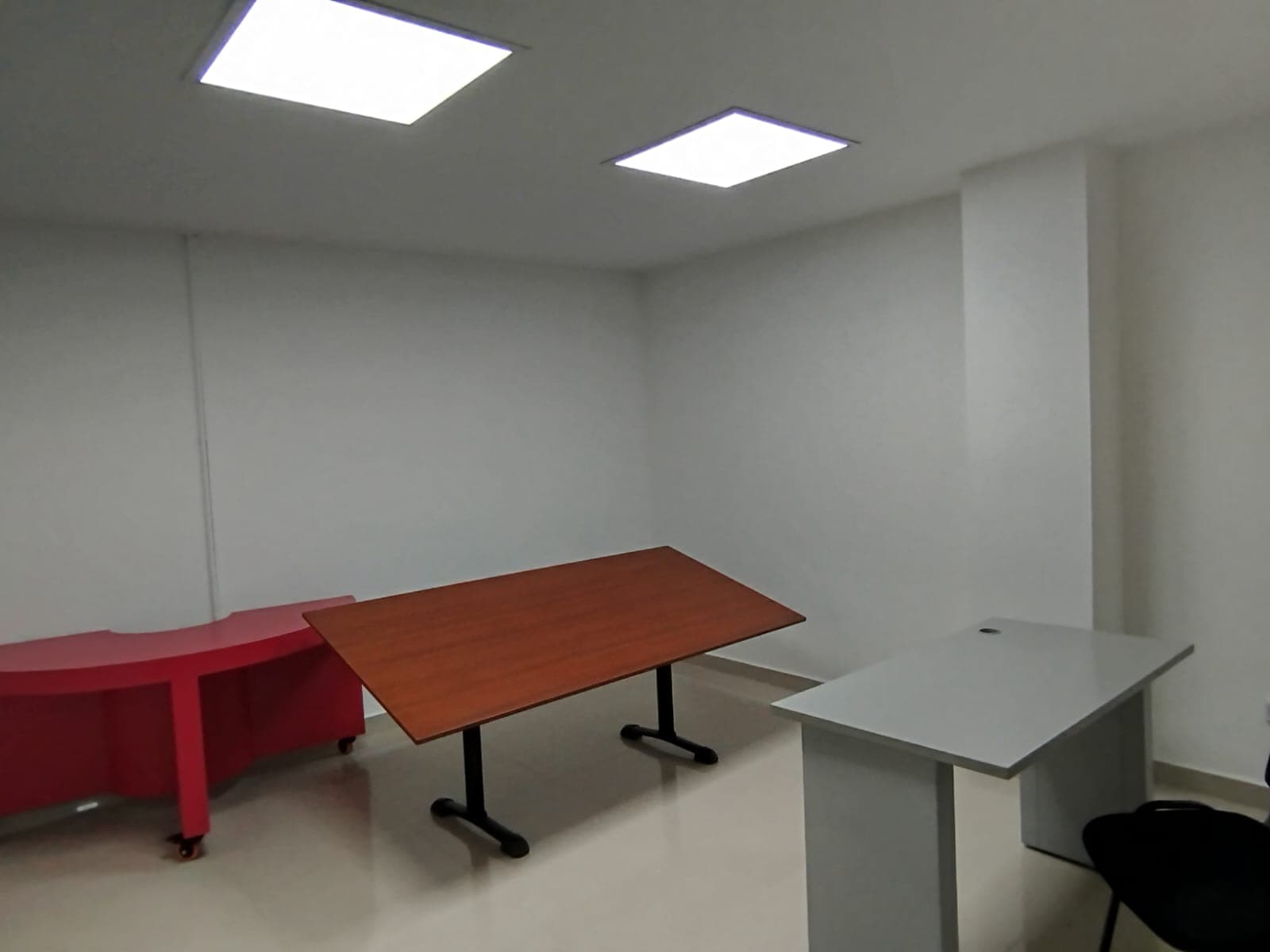 Oficina en arriendo en Estadio, Laureles, Medellín — foto 2 de 13