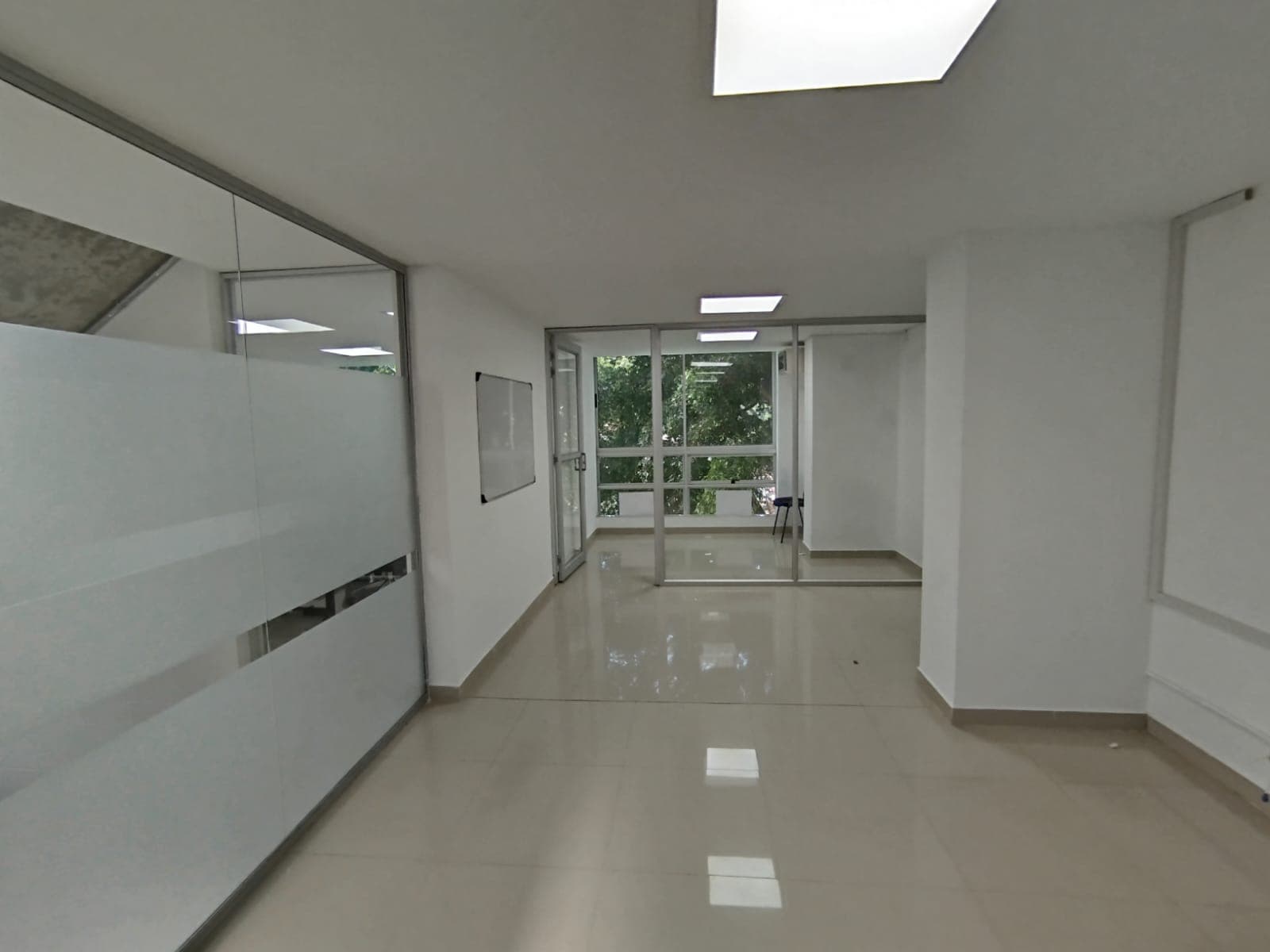 Oficina en arriendo en Estadio, Laureles, Medellín — foto 2 de 16