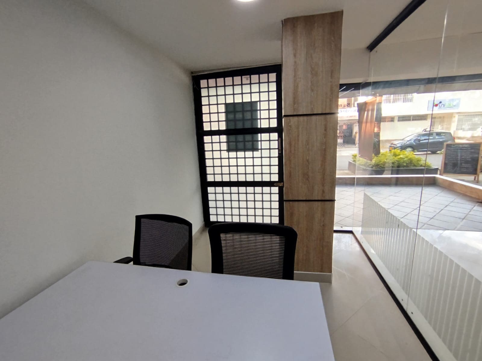 Oficina en arriendo en Estadio, Laureles, Medellín — foto 3 de 13