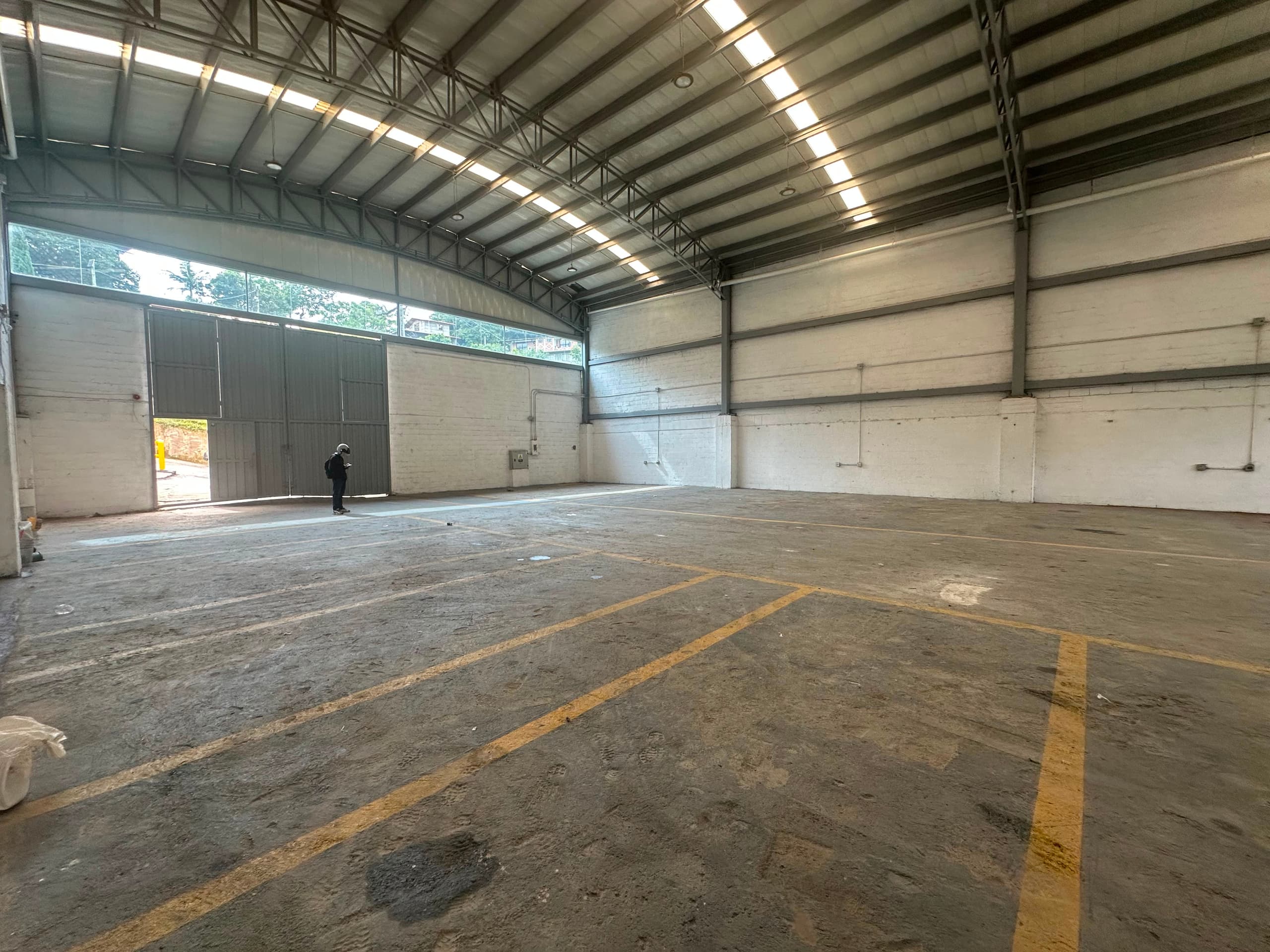 Bodega en arriendo en Caldas — foto 1 de 17