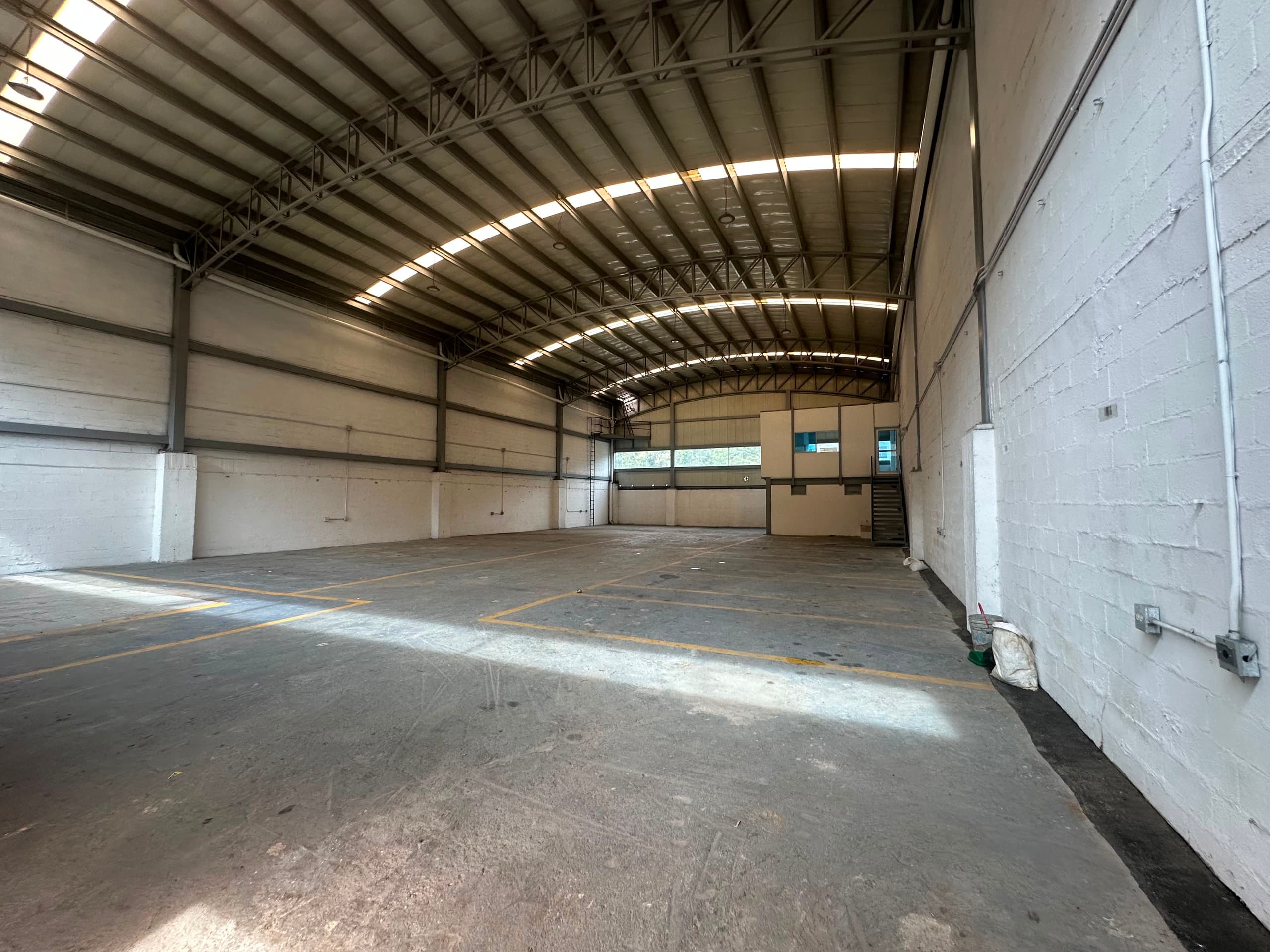 Bodega en arriendo en Caldas — foto 3 de 17