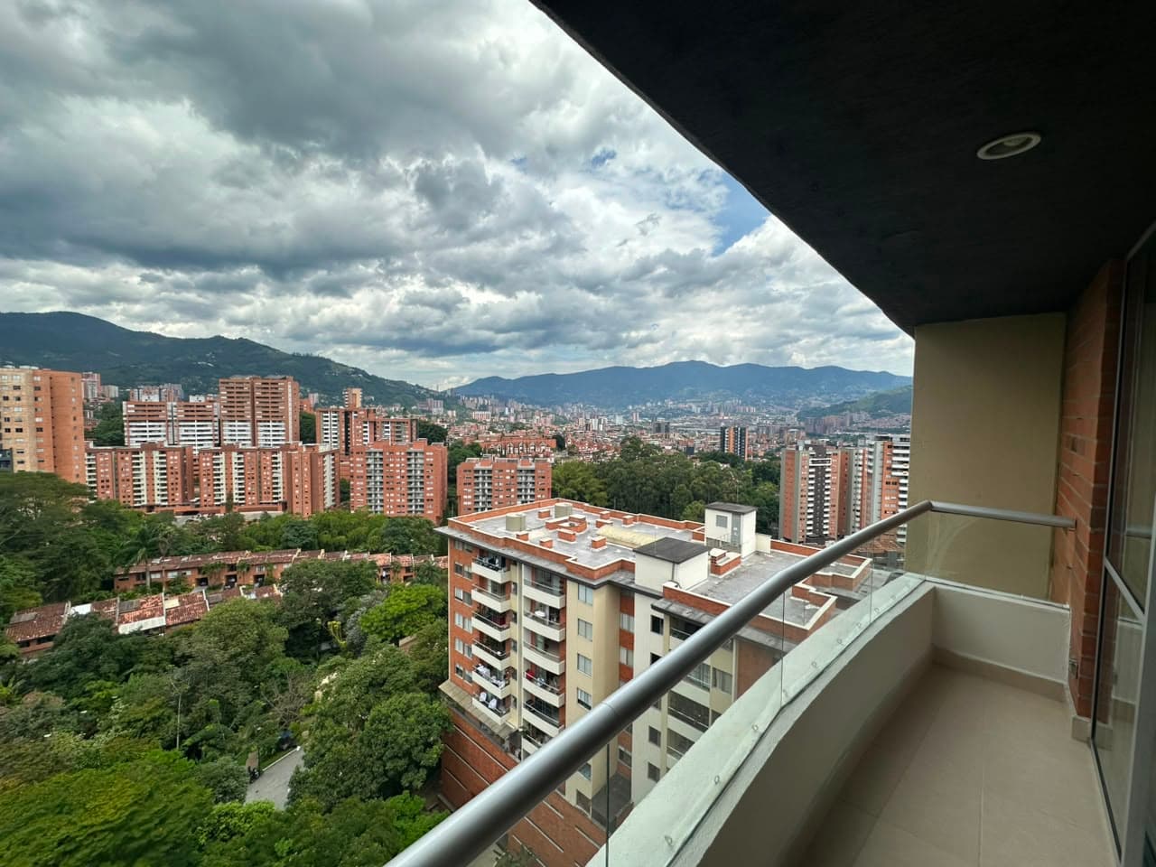 Apartamento en arriendo en El Esmeraldal, Envigado — foto 2 de 15