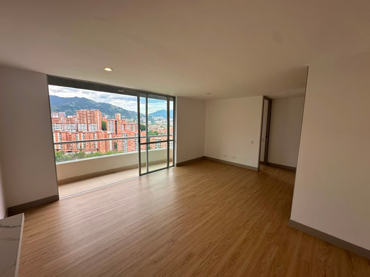 Apartamento en arriendo en El Esmeraldal, Envigado — foto 3 de 15