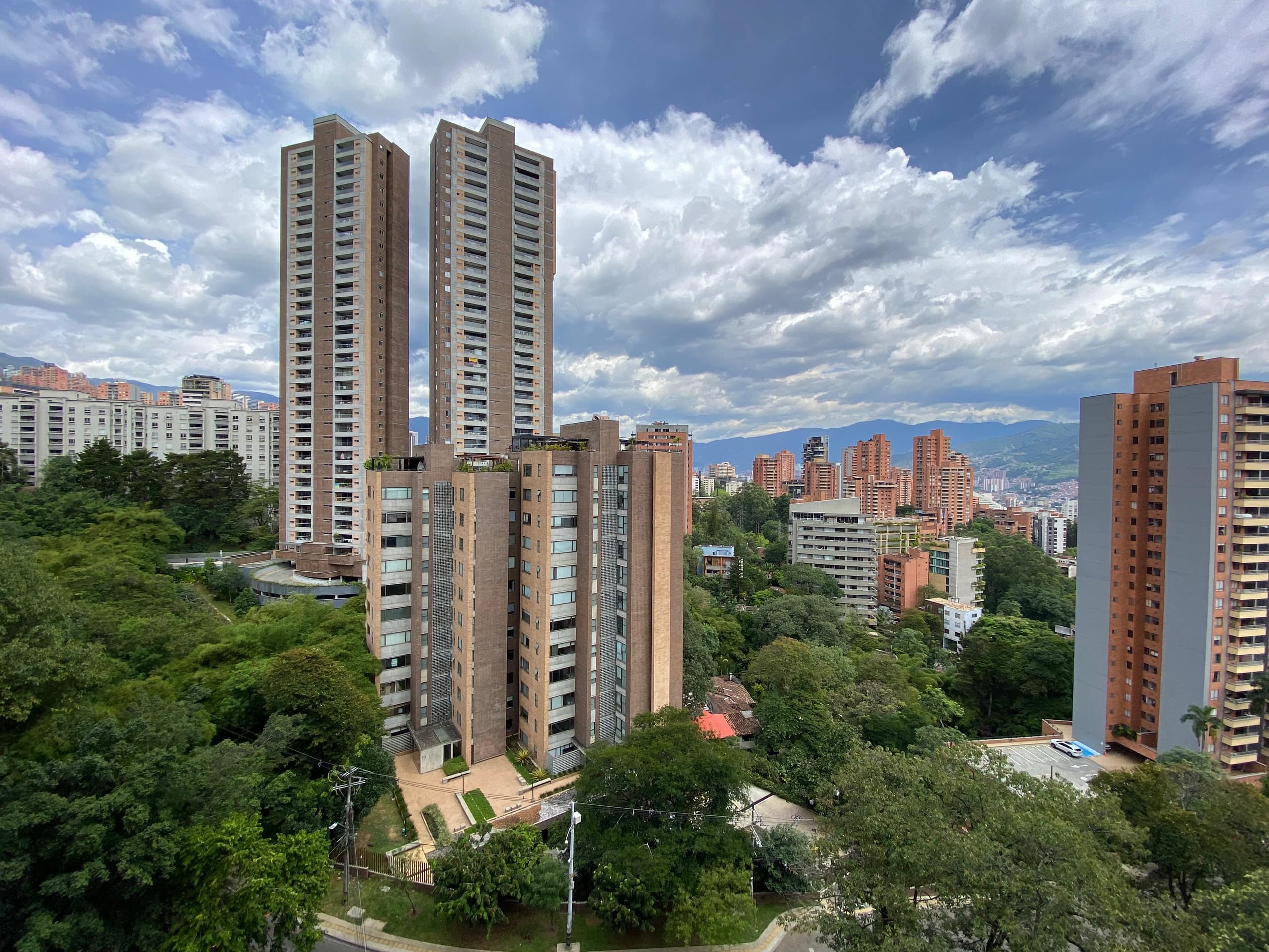 Apartamento en arriendo en Vizcaya, Poblado, Medellín — foto 1 de 20