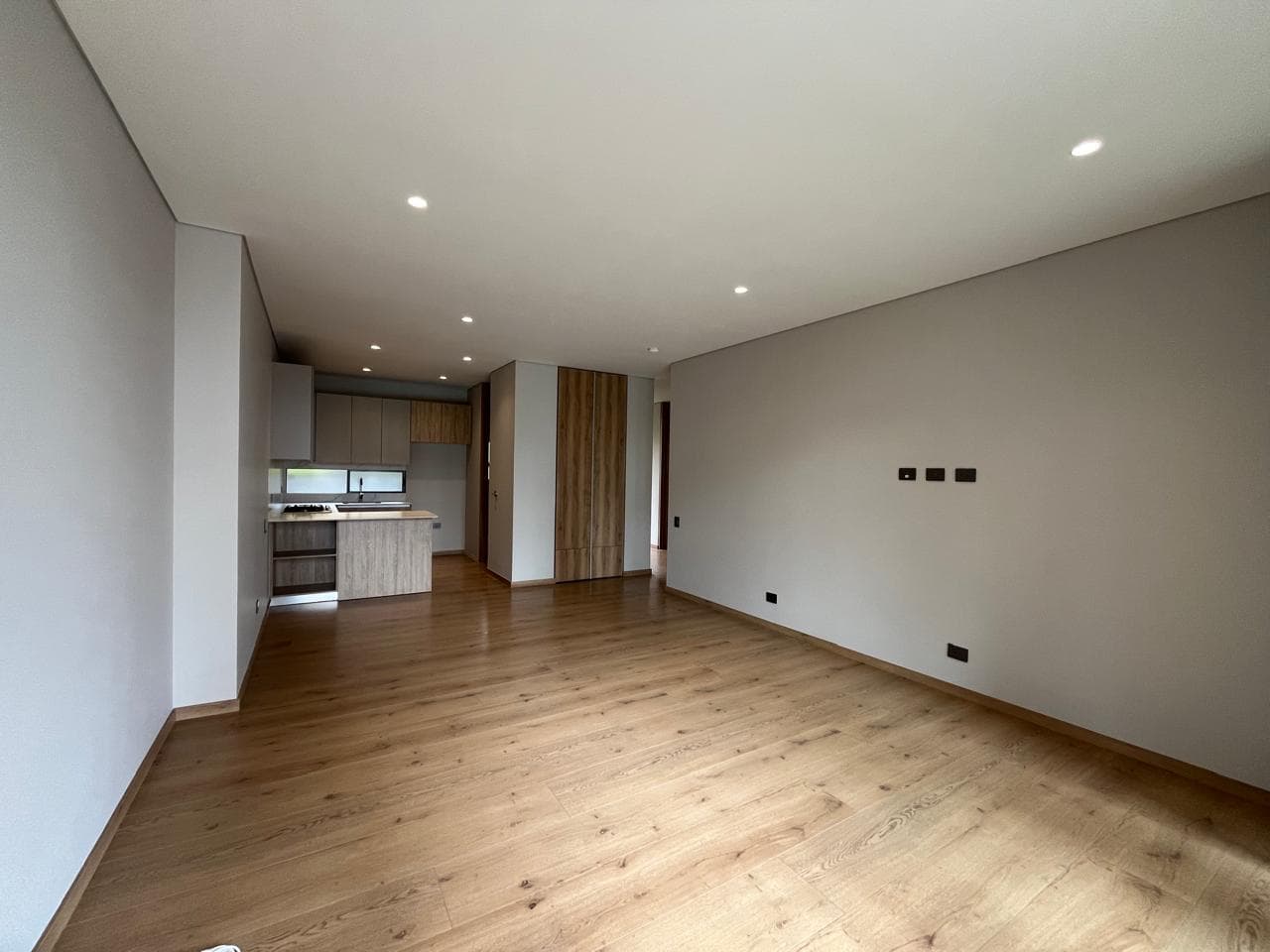 Apartamento en arriendo en Castropol, Poblado, Medellín — foto 3 de 19