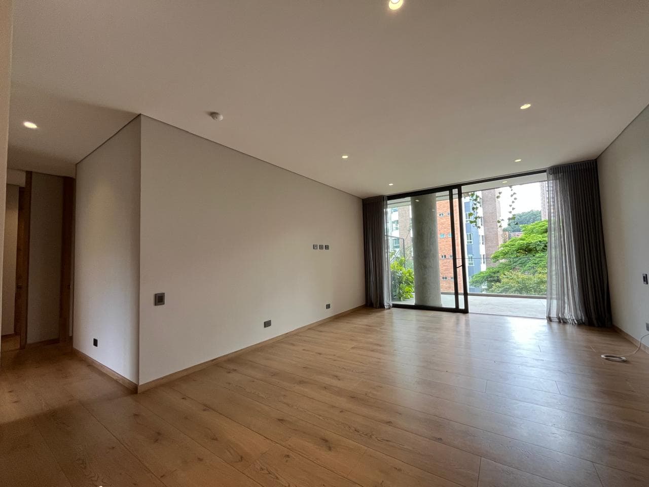 Apartamento en arriendo en Castropol, Poblado, Medellín — foto 5 de 19