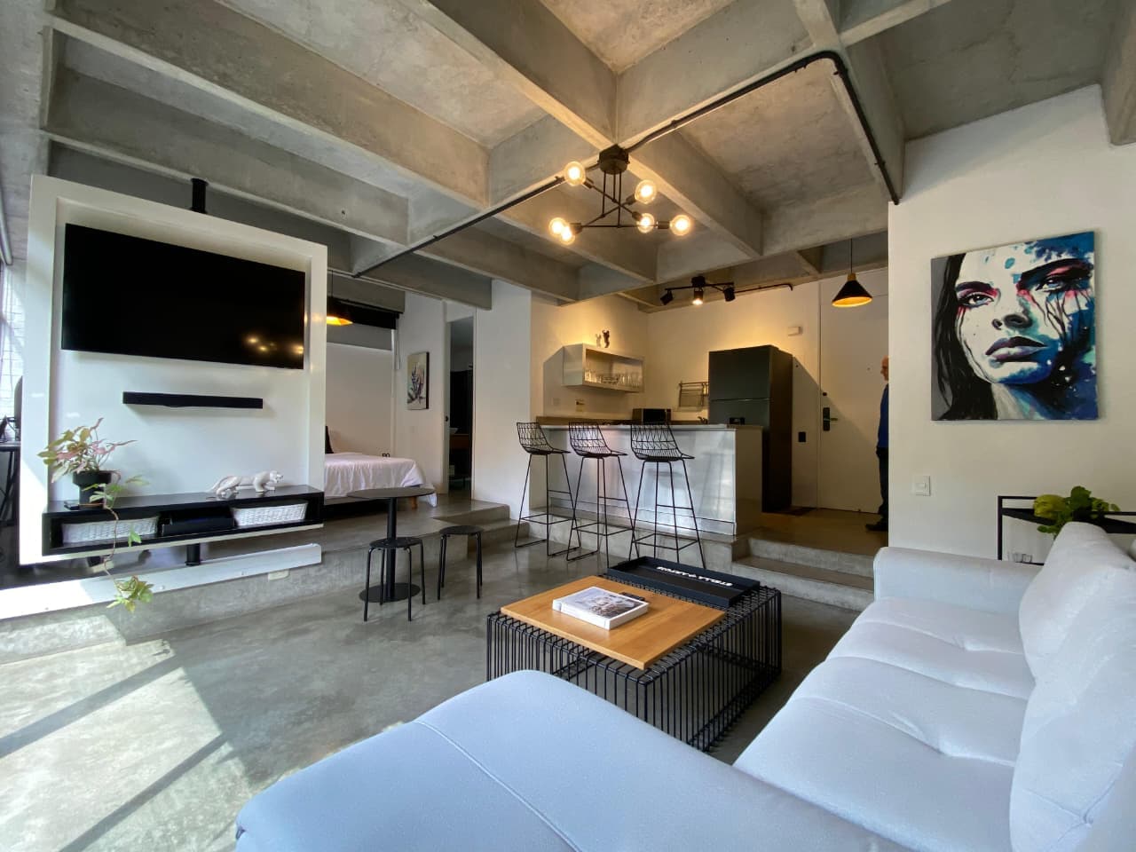 Apartamento en arriendo en Lalinde, Poblado, Medellín — foto 1 de 14