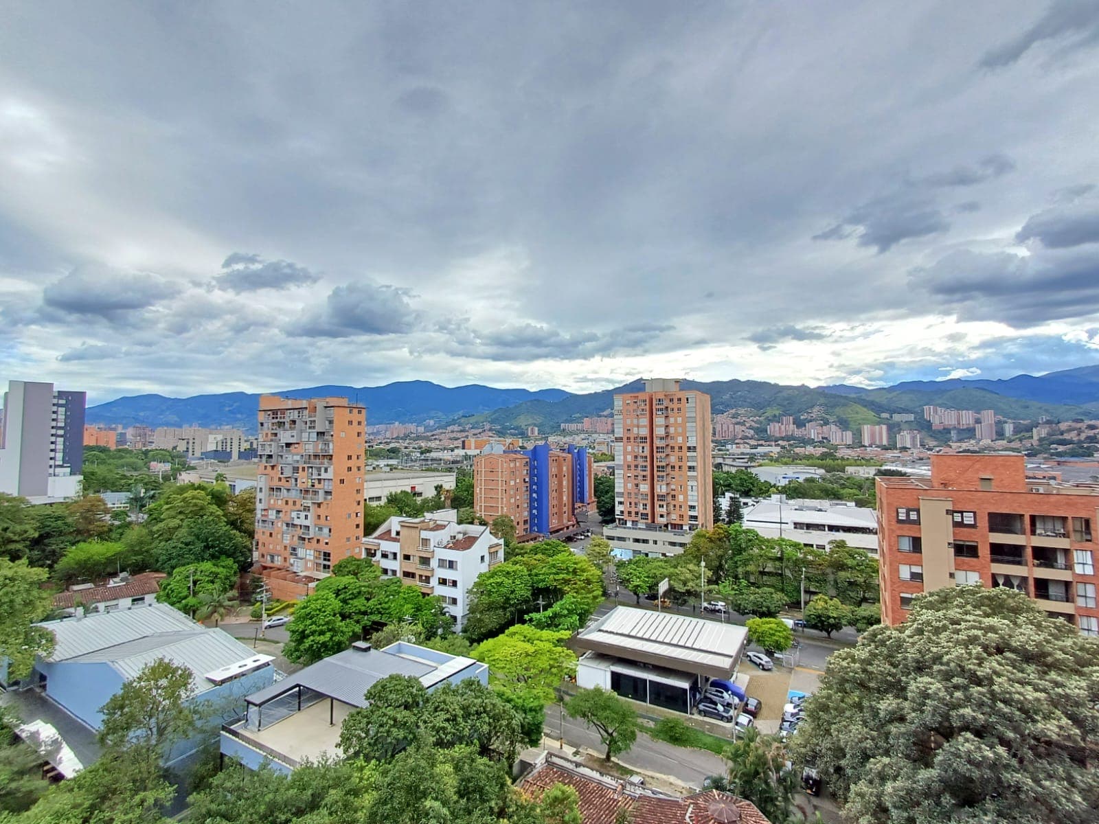 Apartamento en arriendo en Santa María De Los Ángeles, Poblado, Medellín — foto 1 de 20