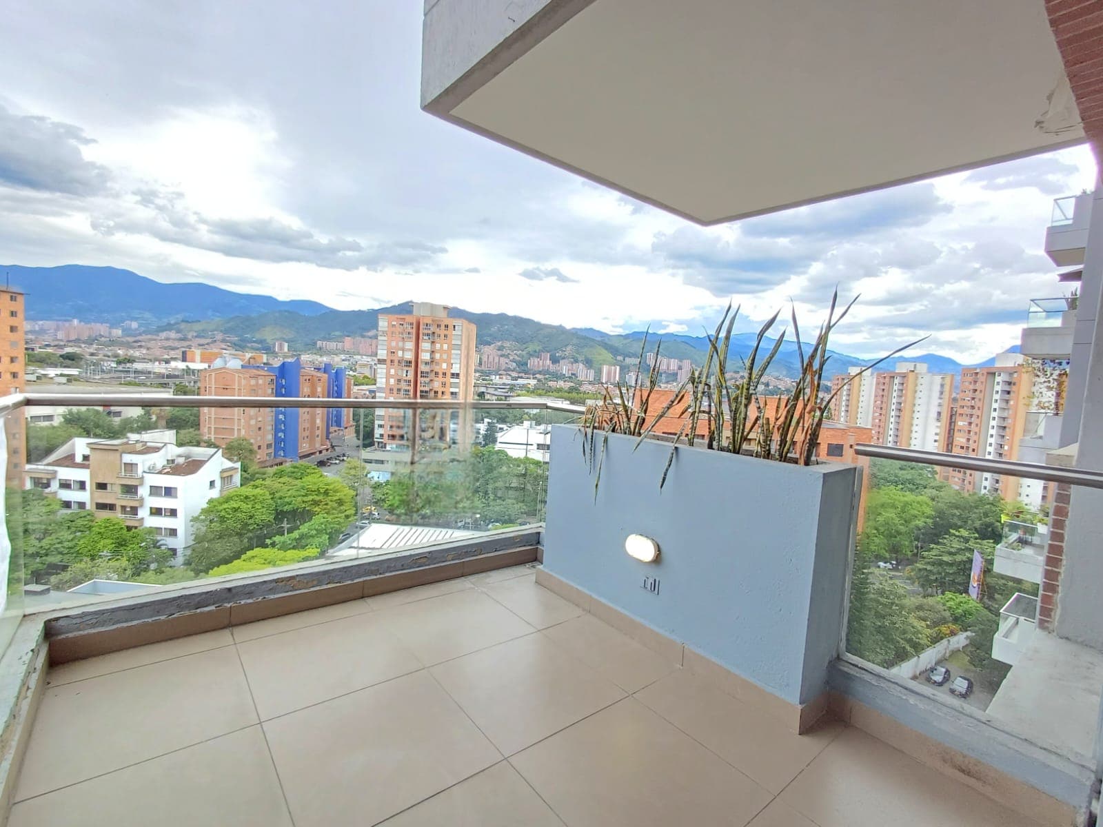Apartamento en arriendo en Santa María De Los Ángeles, Poblado, Medellín — foto 2 de 20
