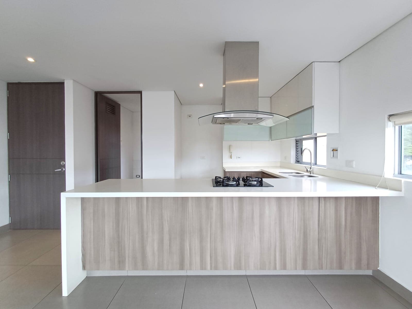 Apartamento en arriendo en Santa María De Los Ángeles, Poblado, Medellín — foto 3 de 20