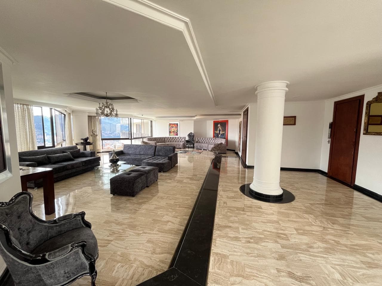 Apartamento en arriendo en Los Balsos, Poblado, Medellín — foto 1 de 20