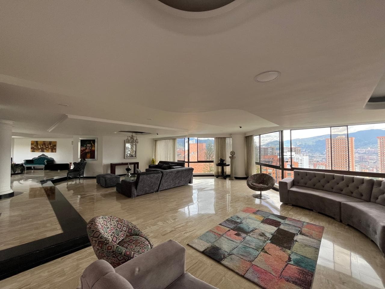 Apartamento en arriendo en Los Balsos, Poblado, Medellín — foto 2 de 20
