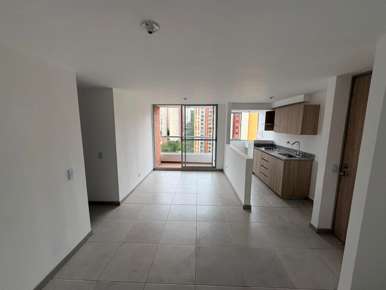 Apartamento en arriendo en La Cuenca, Envigado — foto 3 de 16