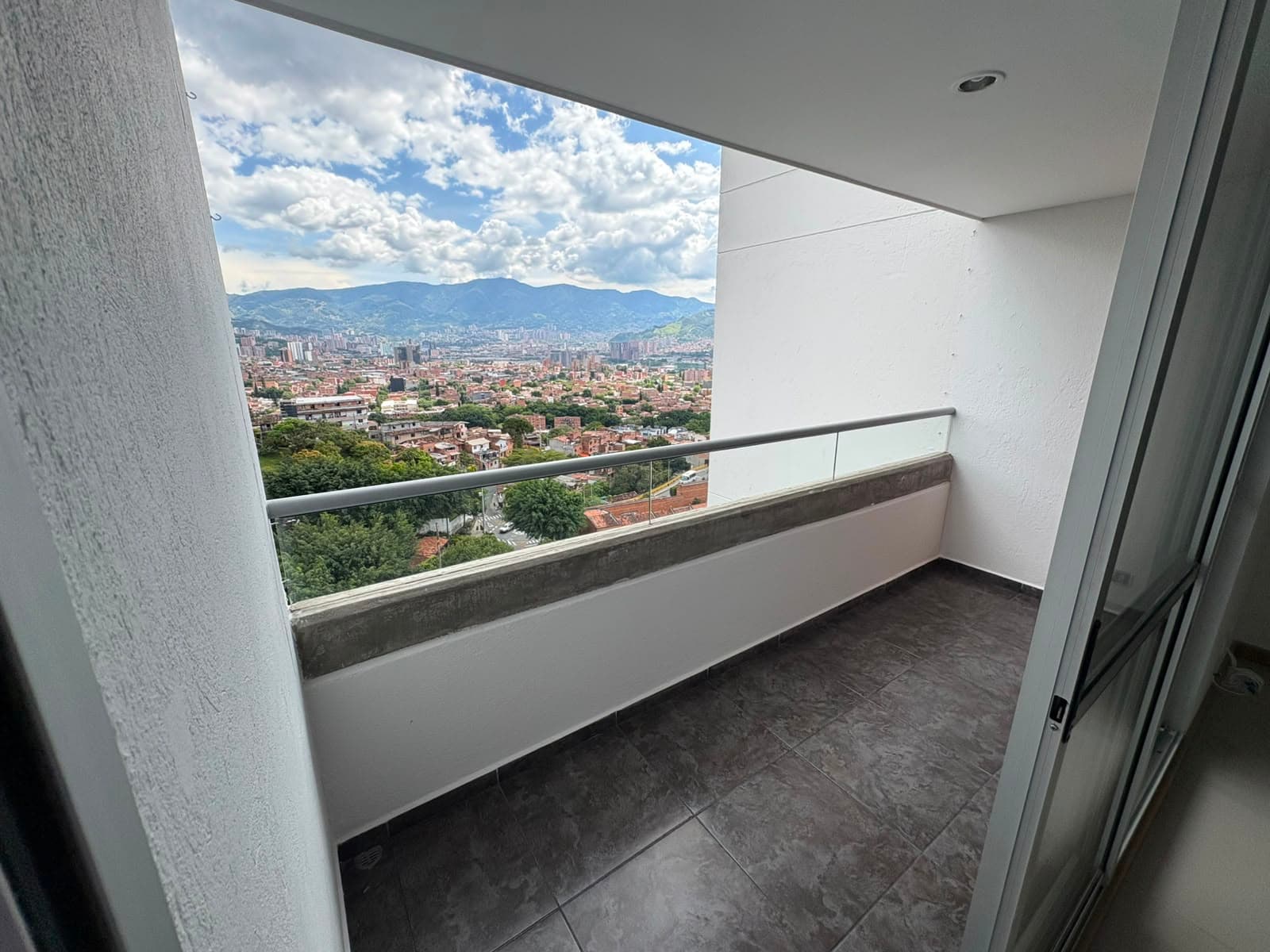 Apartamento en arriendo en La Abadia, Envigado — foto 2 de 17