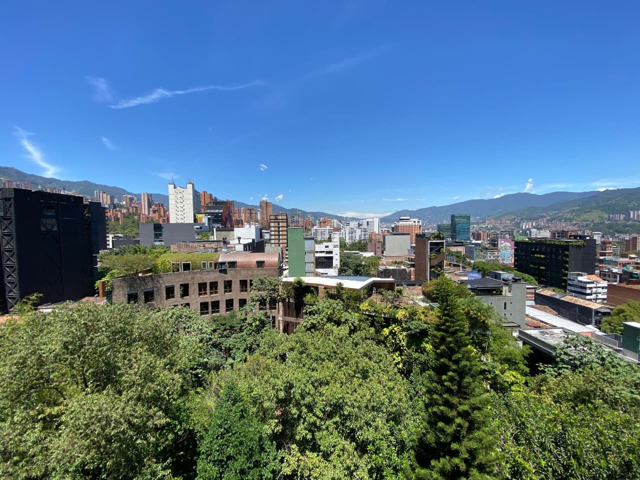 Apartamento en arriendo en Lalinde, Poblado, Medellín — foto 1 de 20