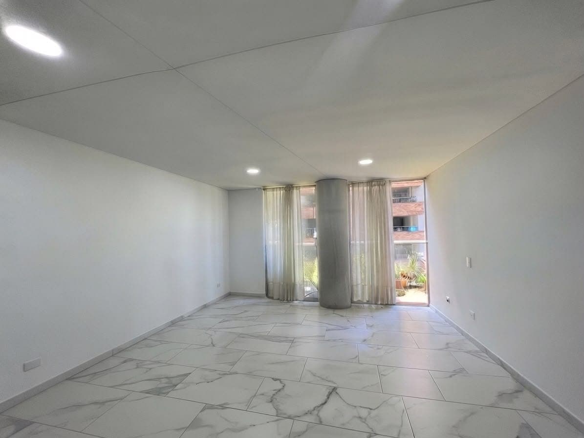 Apartamento en arriendo en Santa Teresita, La America, Medellín — foto 2 de 16
