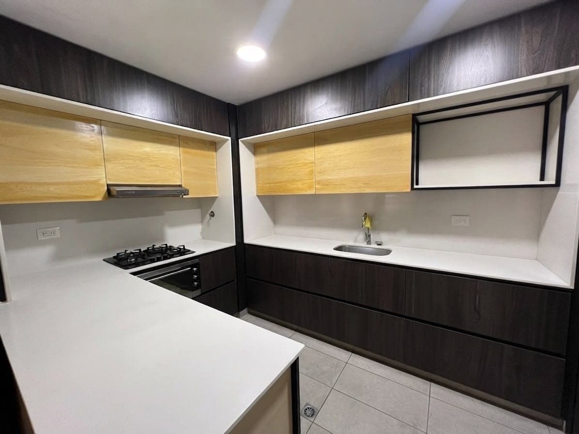 Apartamento en arriendo en Santa Teresita, La America, Medellín — foto 4 de 16