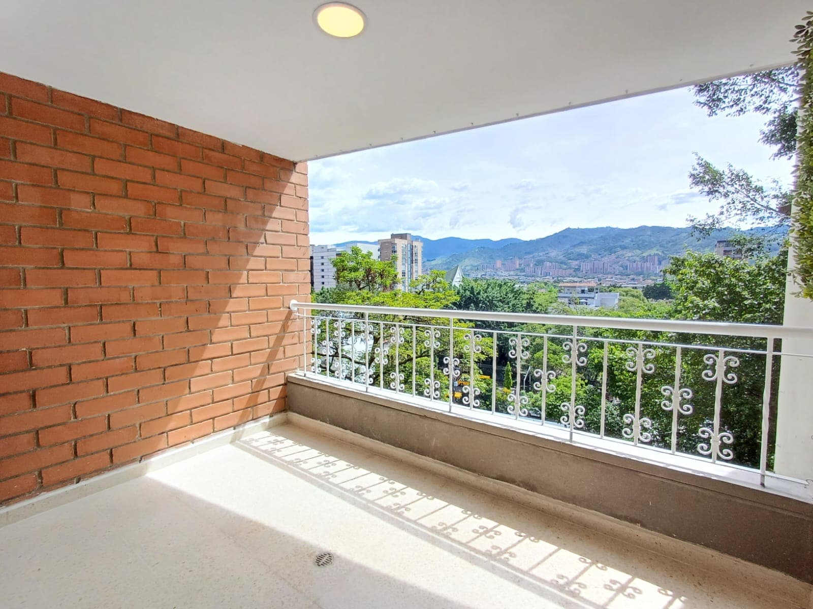 Apartamento en arriendo en Santa María De Los Ángeles, Poblado, Medellín — foto 2 de 20