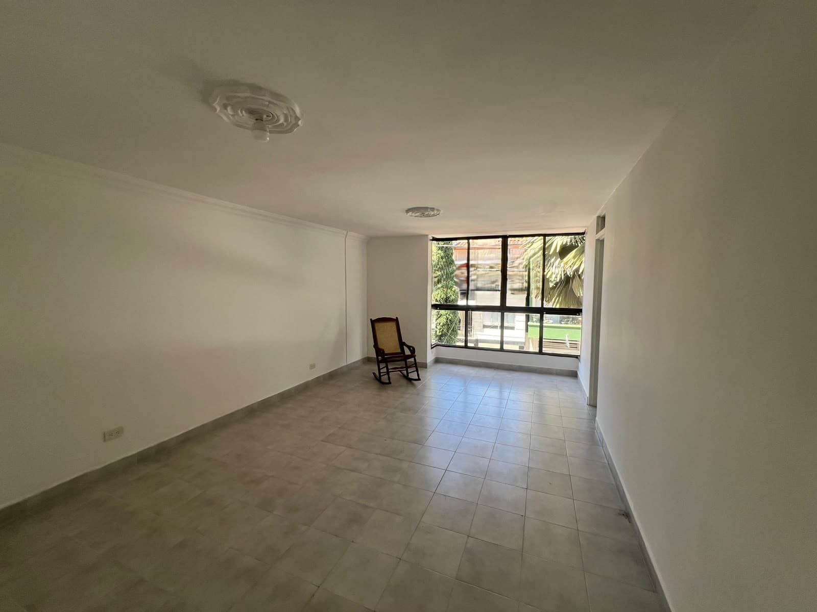 Apartamento en arriendo en Miravalle, Belen, Medellín — foto 1 de 20