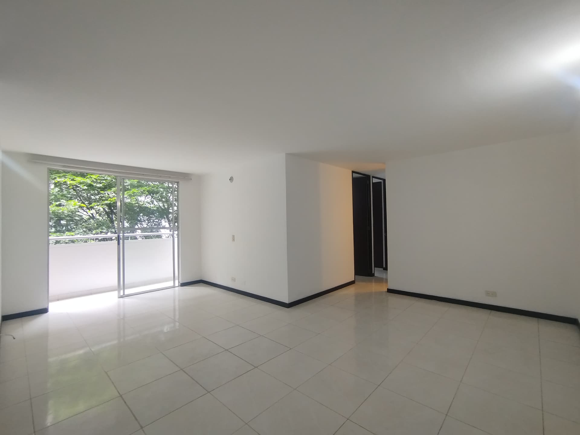 Apartamento en arriendo en Ciudad Del Rio, Medellín — foto 1 de 20