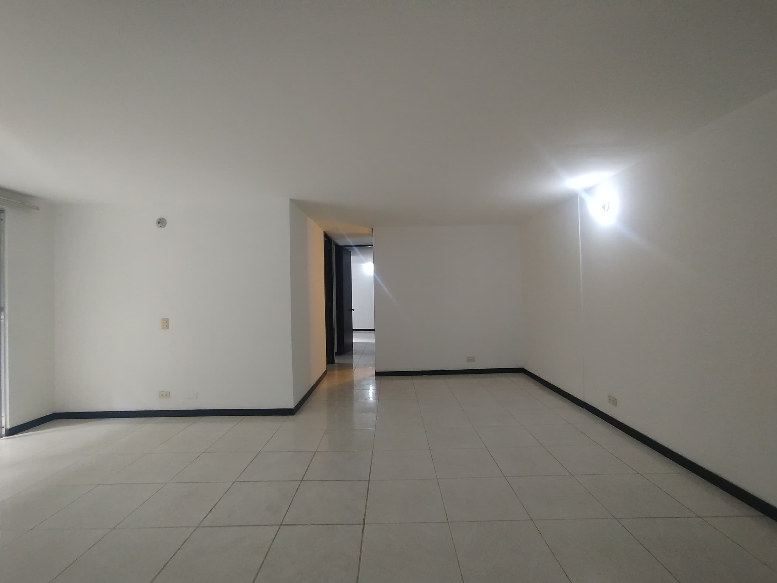 Apartamento en arriendo en Ciudad Del Rio, Medellín — foto 3 de 20