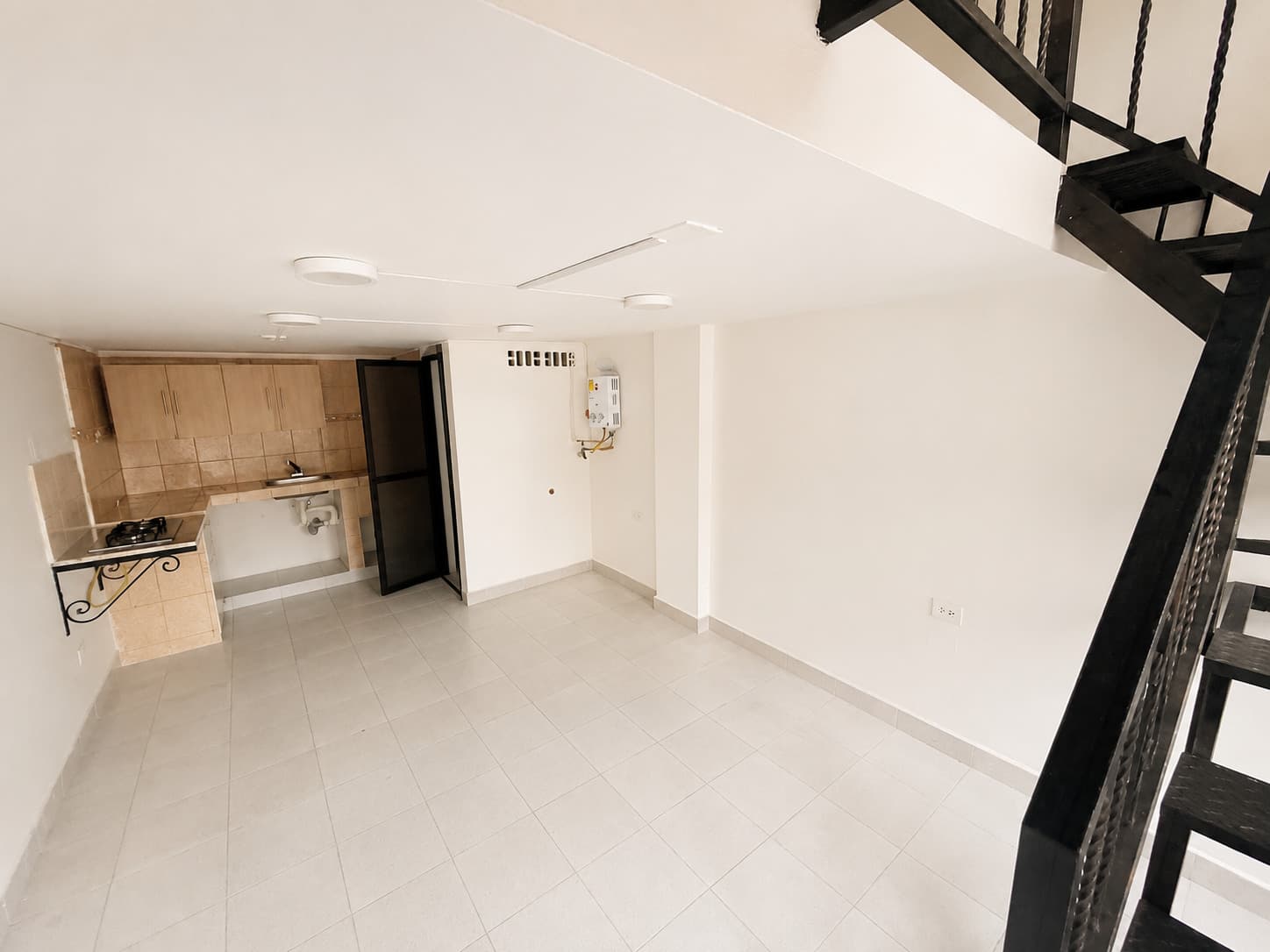 Apartaestudio en arriendo en Buenos Aires, Centro, Medellín — foto 1 de 11