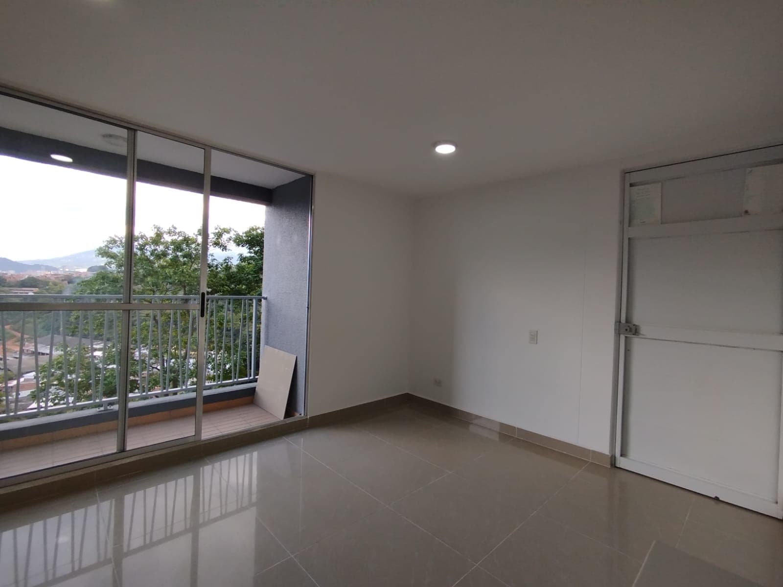 Apartamento en arriendo en El Guayabo, Itagui — foto 4 de 17