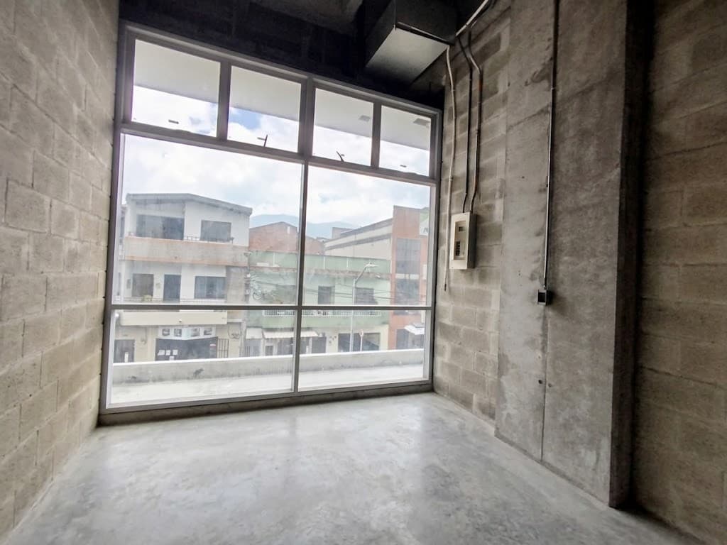 Local en arriendo en Itagui — foto 1 de 12