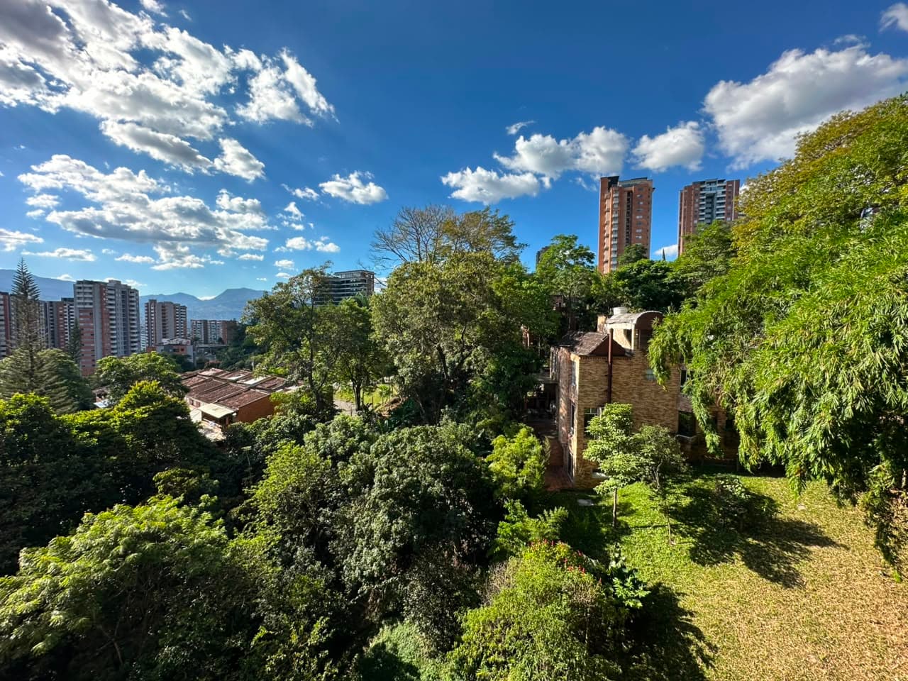 Apartamento en arriendo en El Esmeraldal, Envigado — foto 1 de 19