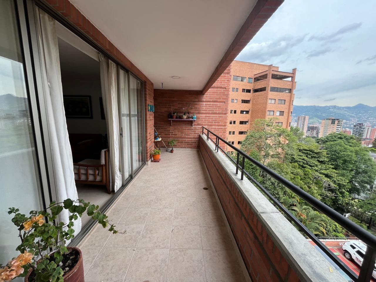 Apartamento en arriendo en El Tesoro, Poblado, Medellín — foto 2 de 20