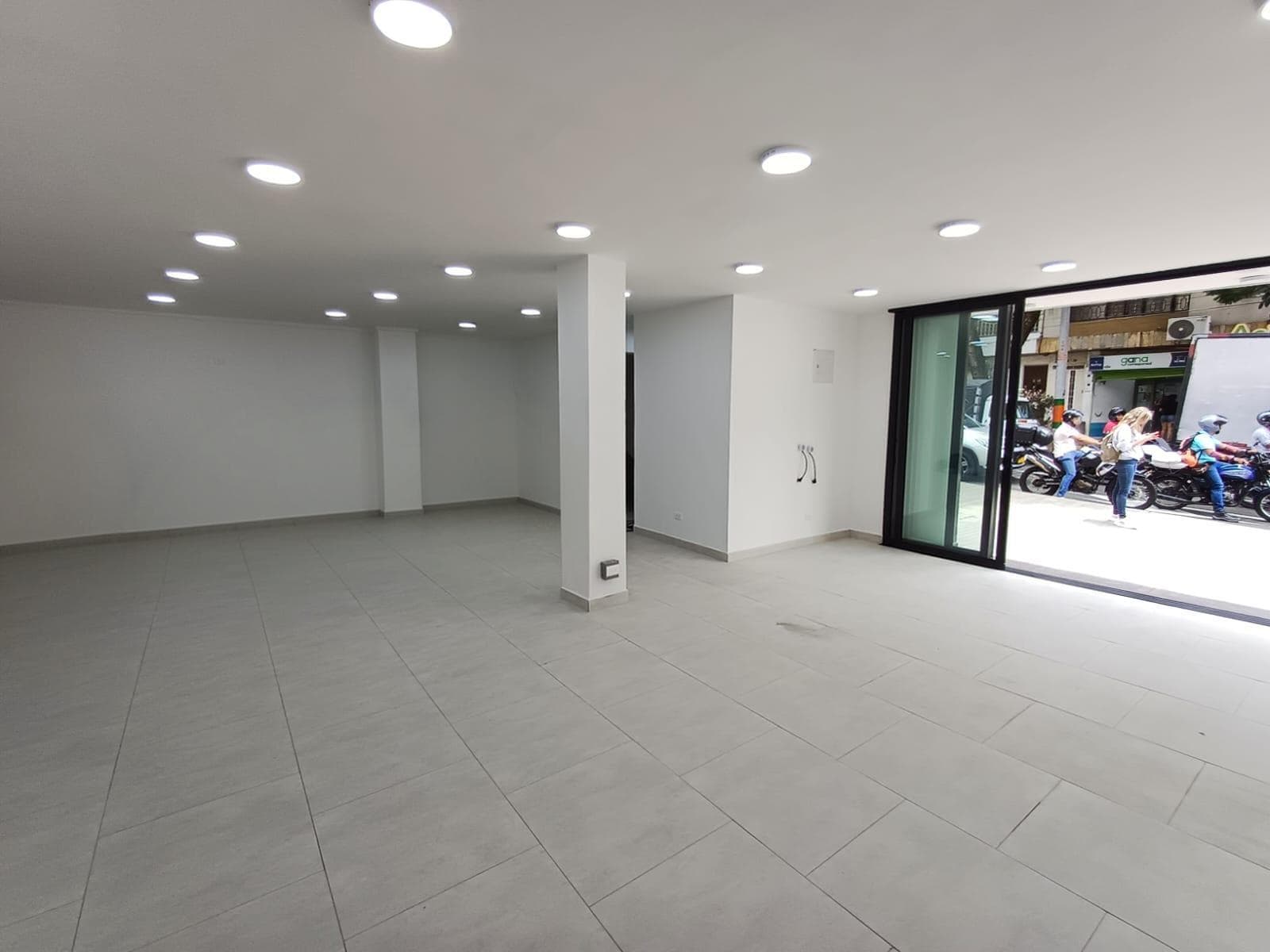 Local en arriendo en Alcalá, Envigado — foto 1 de 12