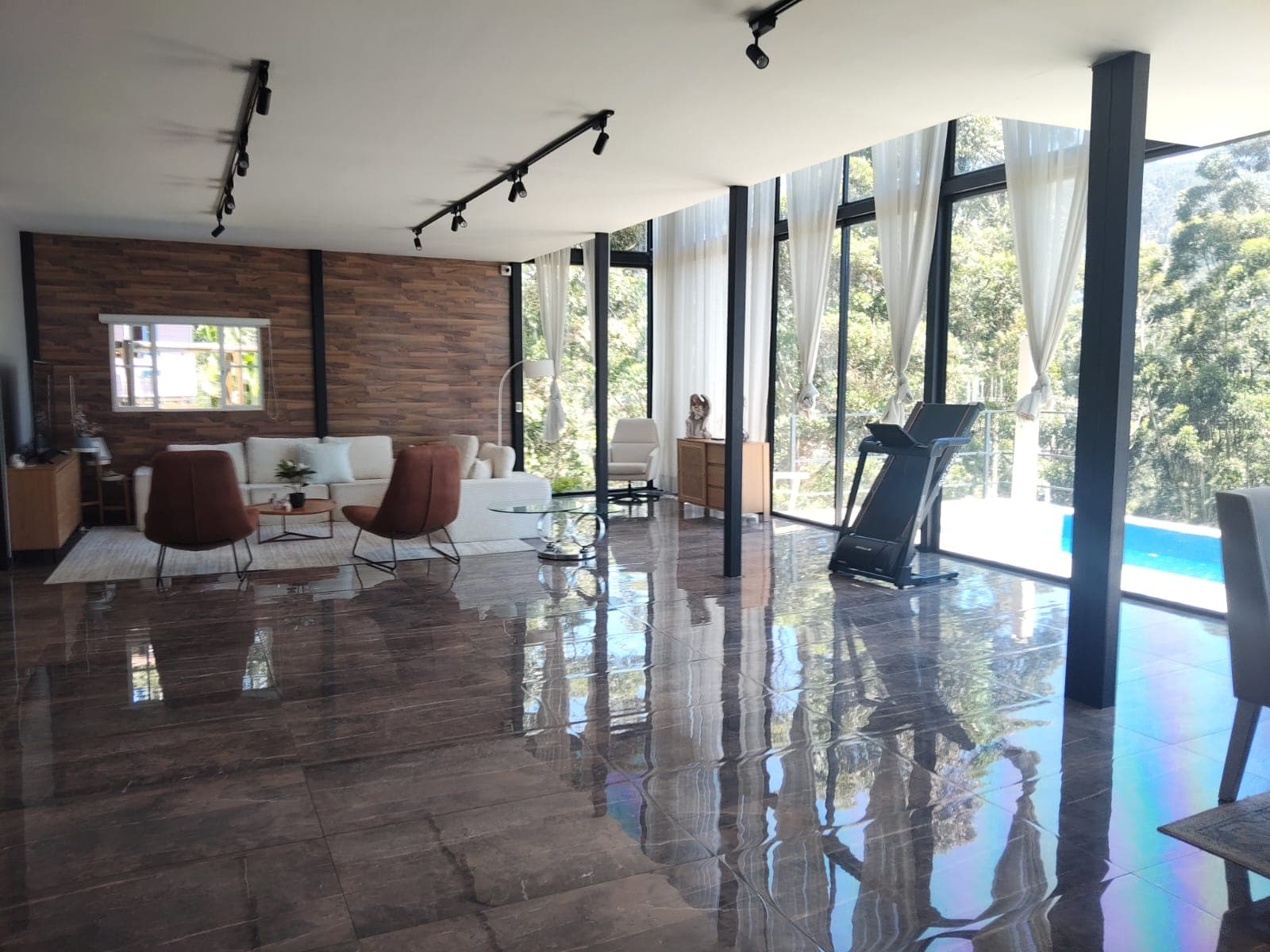 Casa Campestre en arriendo en Caldas — foto 1 de 20