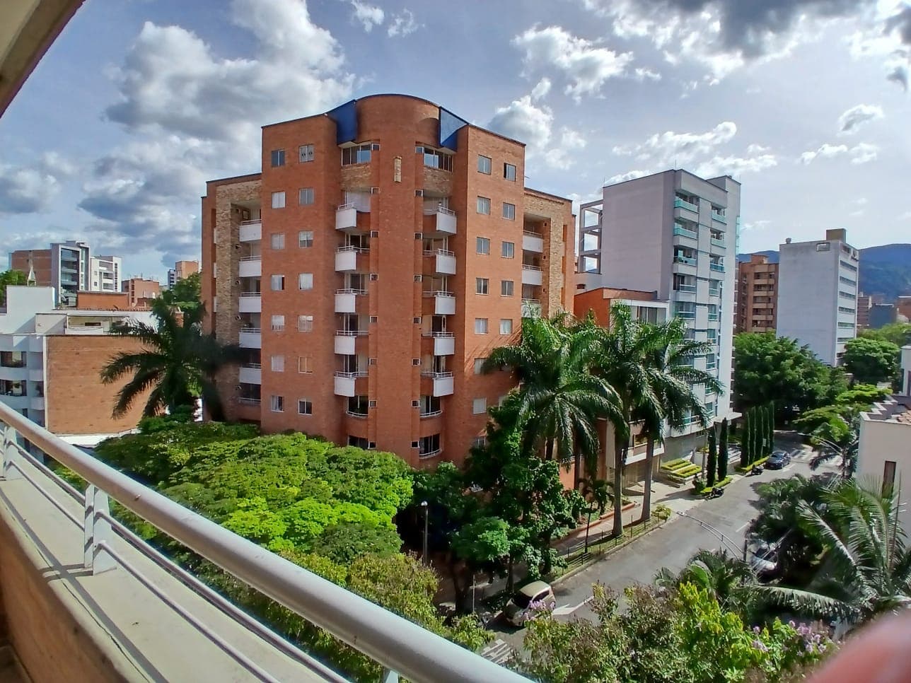 Apartamento en arriendo en Laureles, Medellín — foto 1 de 20