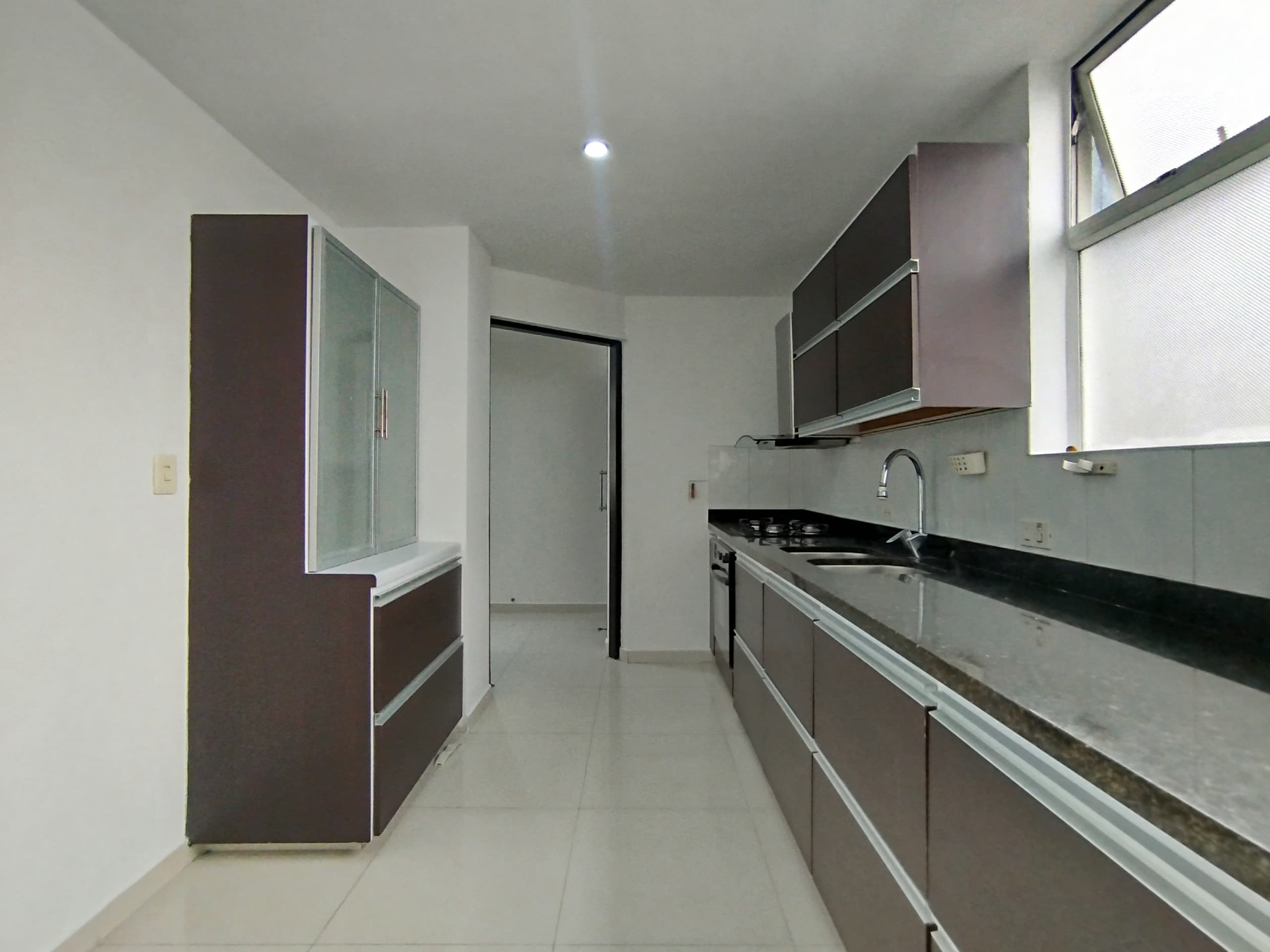 Apartamento en arriendo en Castropol, Poblado, Medellín — foto 3 de 20