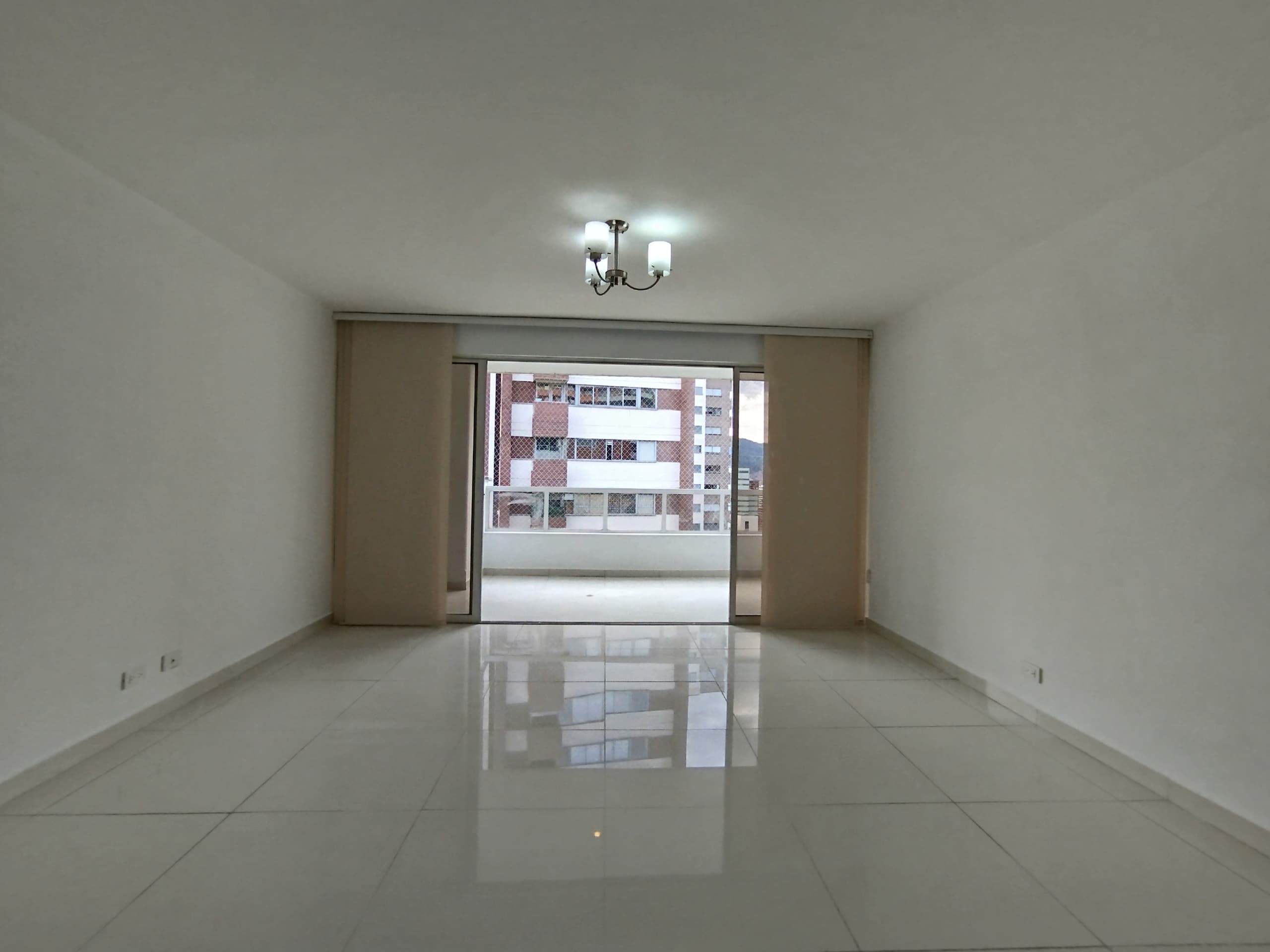 Apartamento en arriendo en Castropol, Poblado, Medellín — foto 4 de 20
