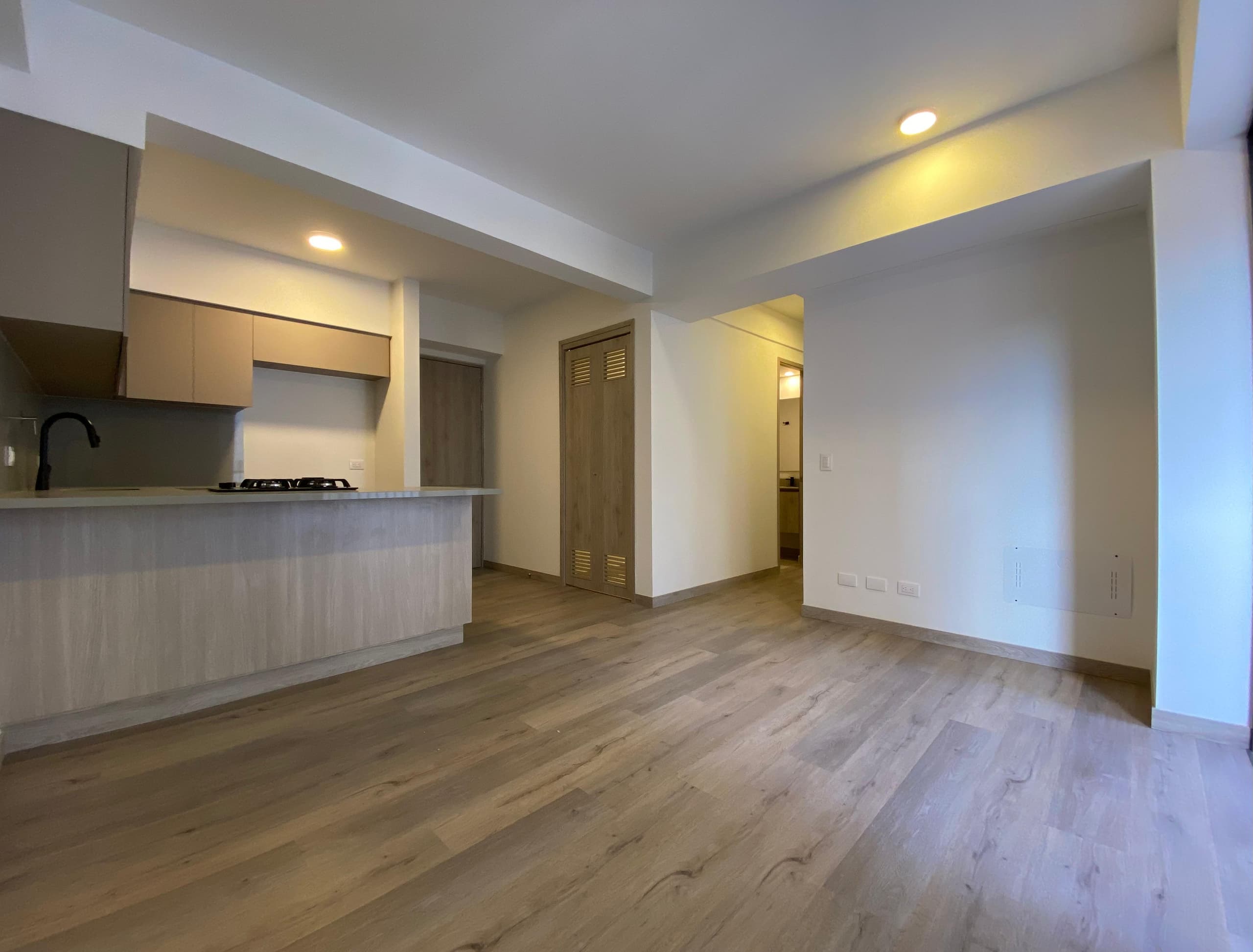 Apartamento en arriendo en Ciudad Del Rio, Medellín — foto 1 de 19