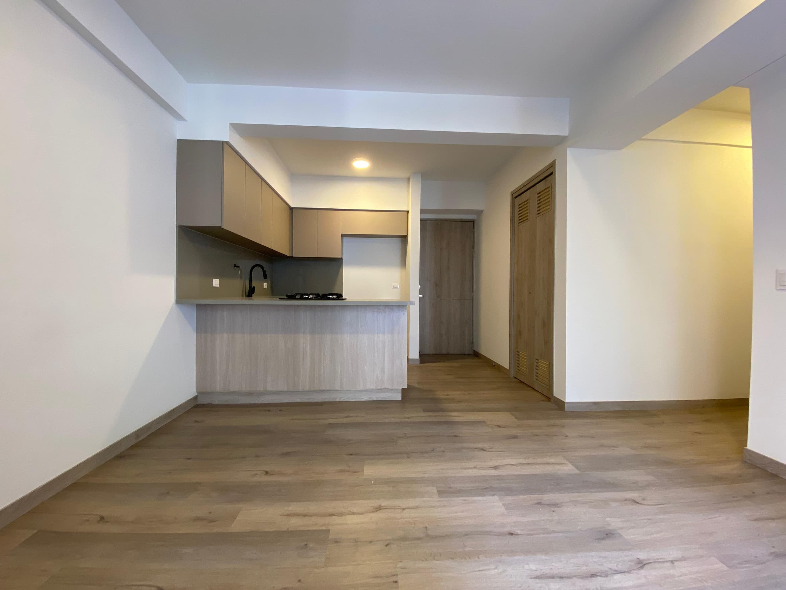 Apartamento en arriendo en Ciudad Del Rio, Medellín — foto 3 de 19