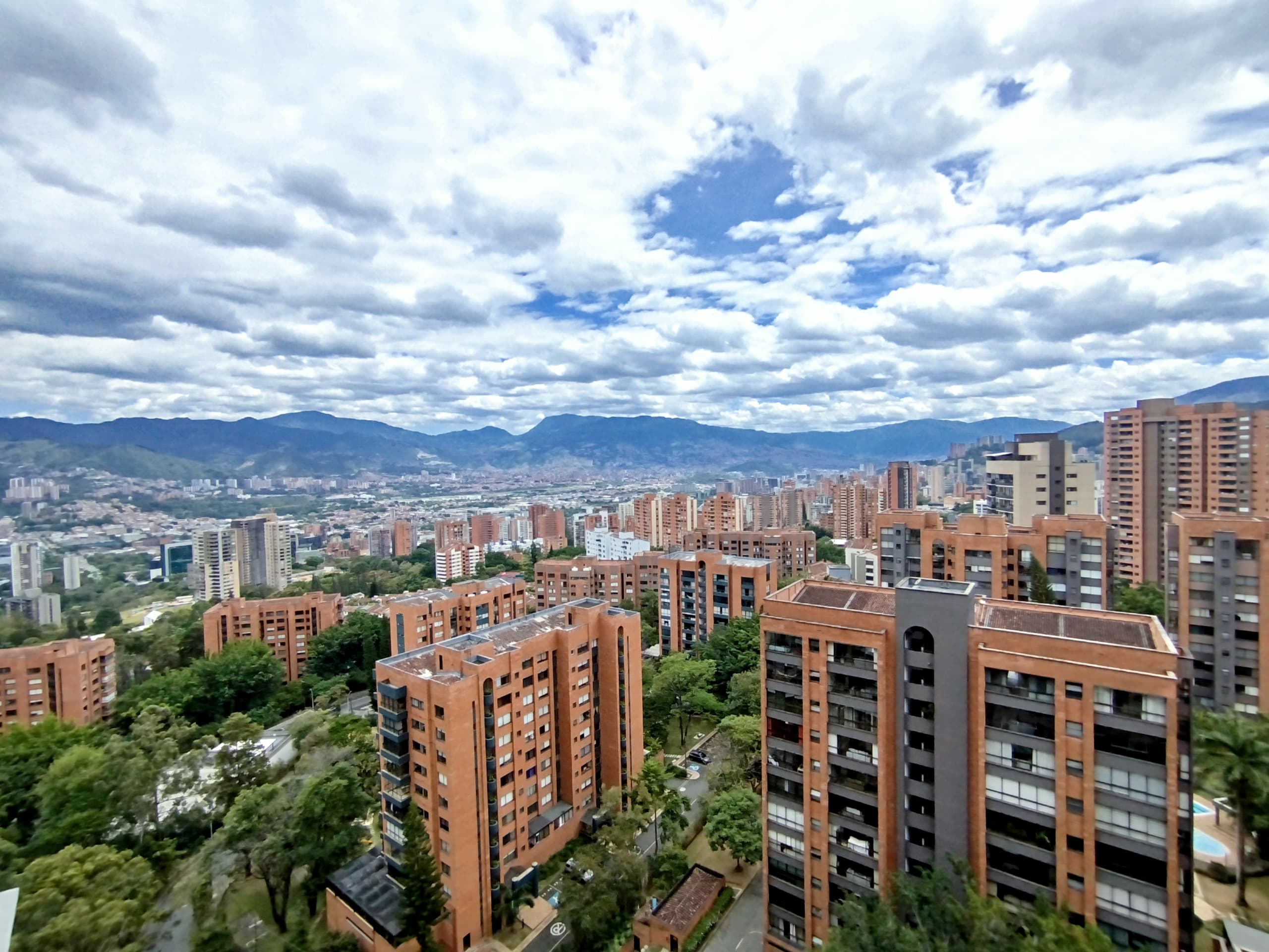 Apartamento en arriendo en Los Balsos, Poblado, Medellín — foto 1 de 20