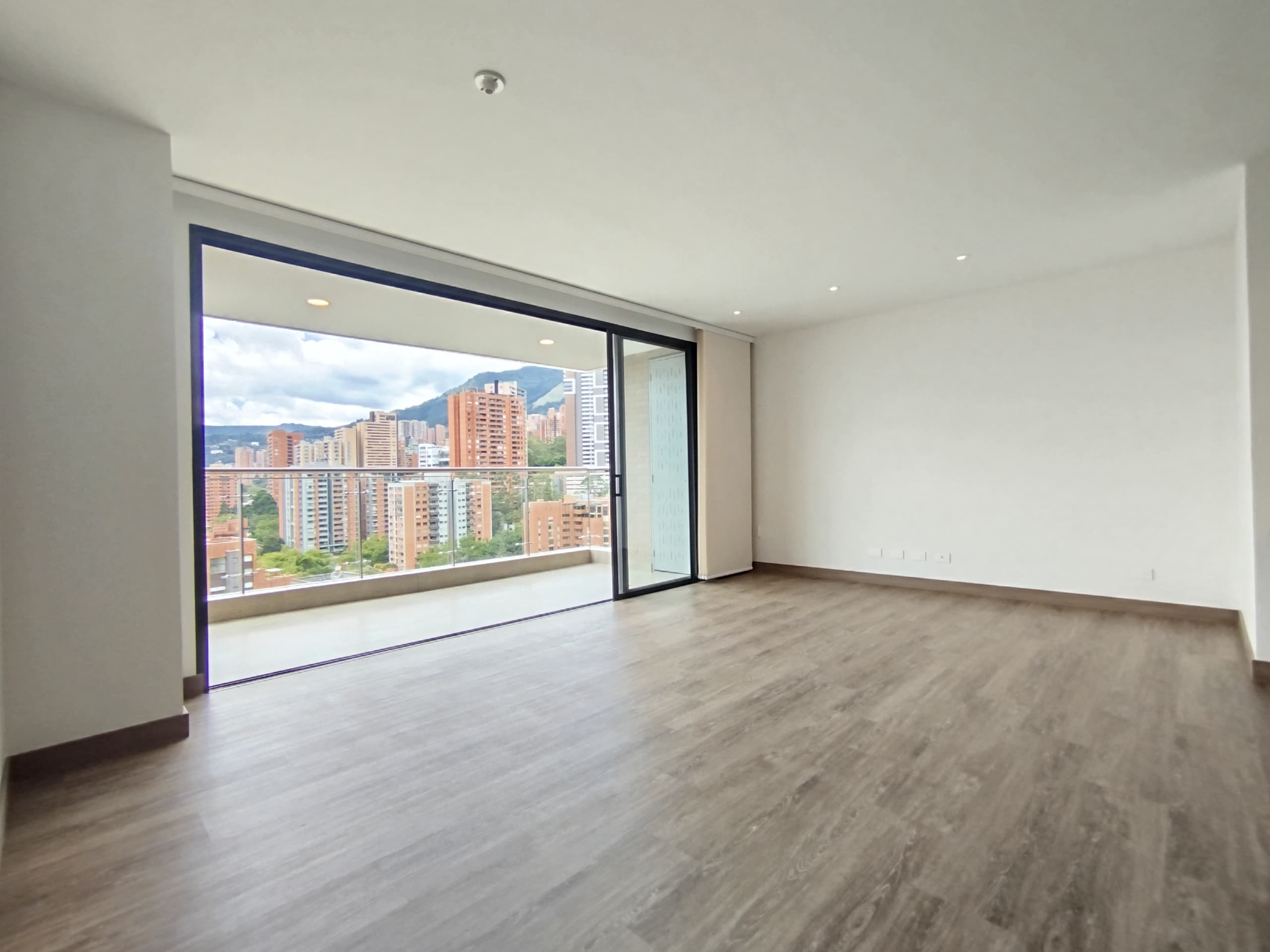 Apartamento en arriendo en Los Balsos, Poblado, Medellín — foto 5 de 20
