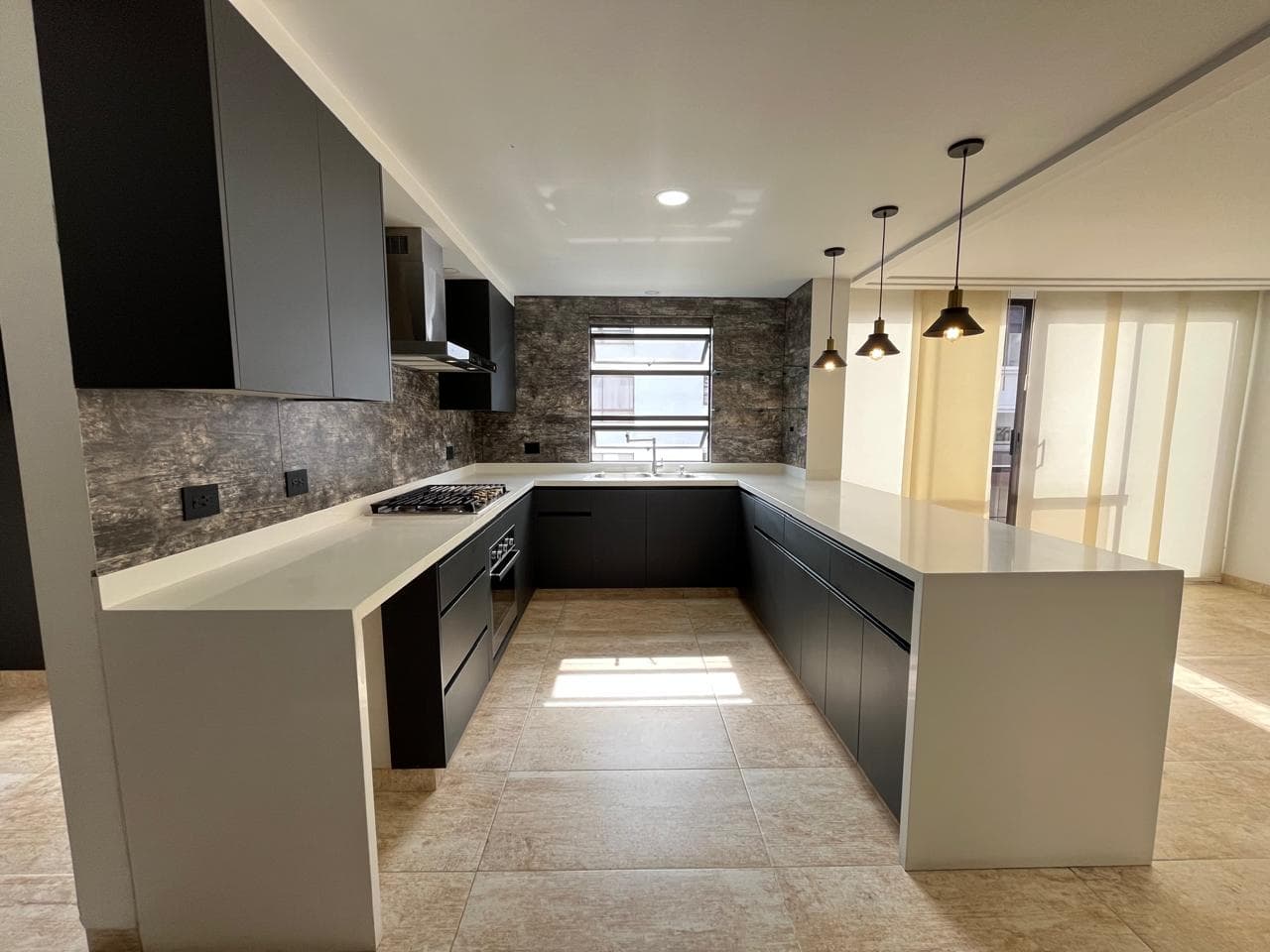 Apartamento en arriendo en Astorga, Poblado, Medellín — foto 1 de 20