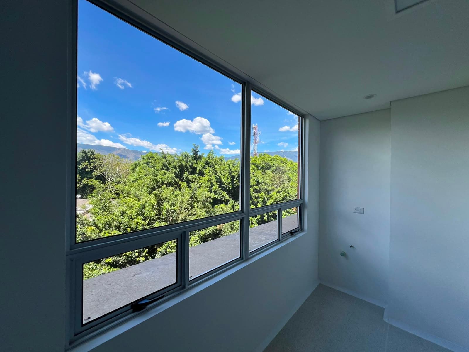 Oficina en arriendo en Laureles, Medellín — foto 2 de 11