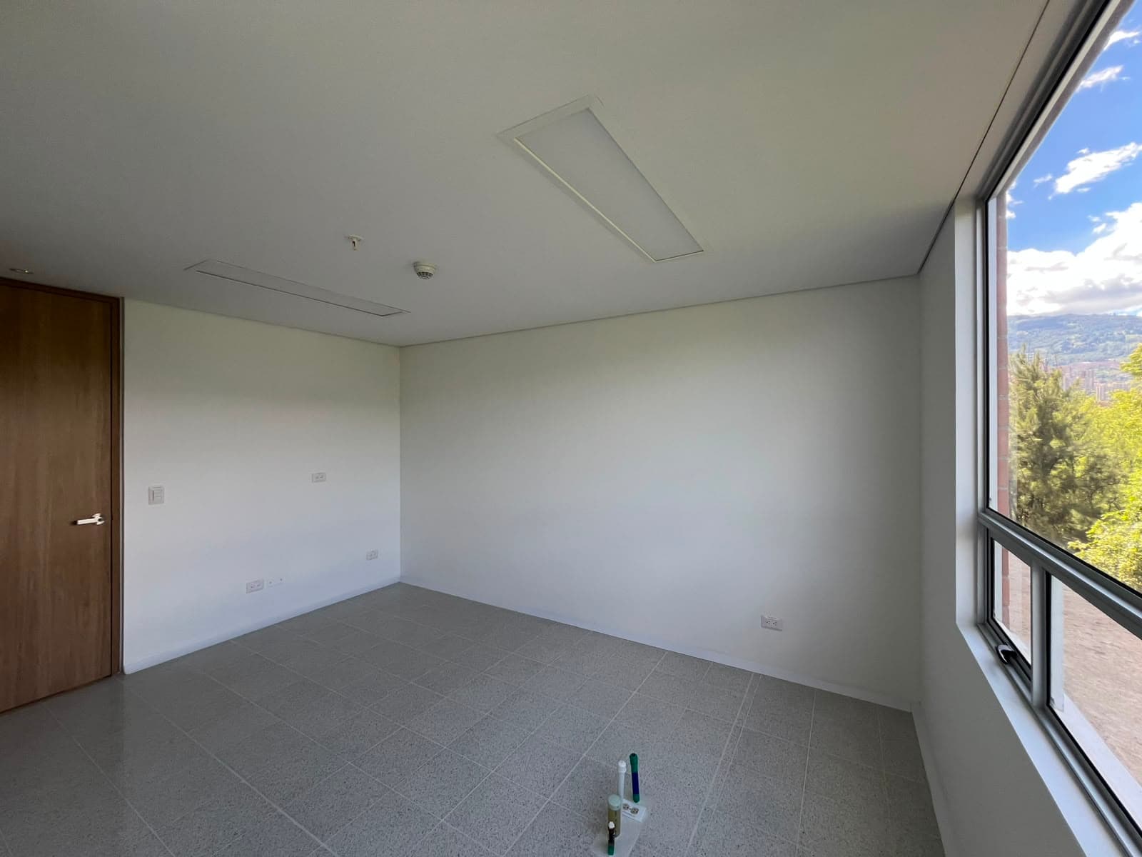 Oficina en arriendo en Laureles, Medellín — foto 5 de 11