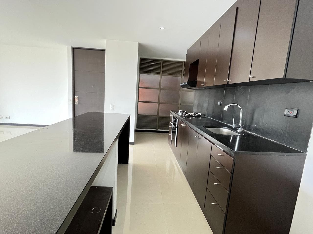 Apartamento en arriendo en La Cola Del Zorro, Poblado, Medellín — foto 3 de 20