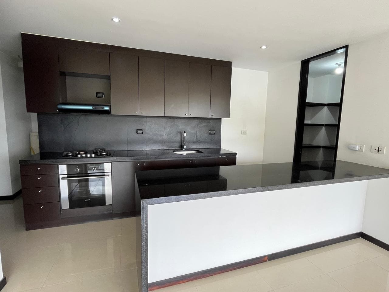 Apartamento en arriendo en La Cola Del Zorro, Poblado, Medellín — foto 4 de 20