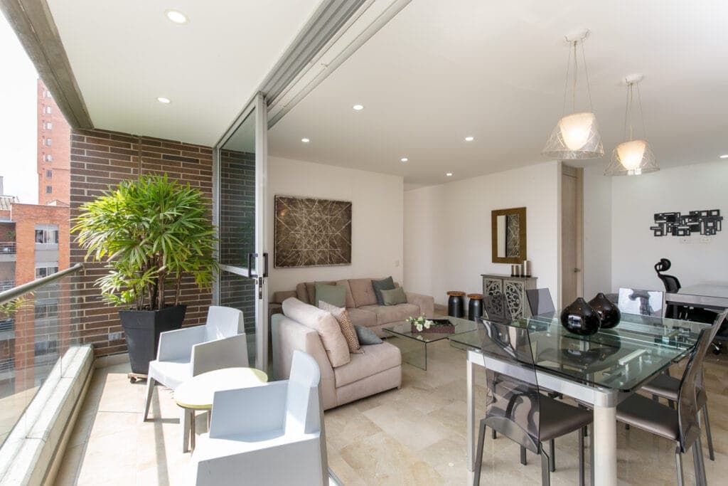Apartamento en arriendo en Lalinde, Poblado, Medellín — foto 3 de 20