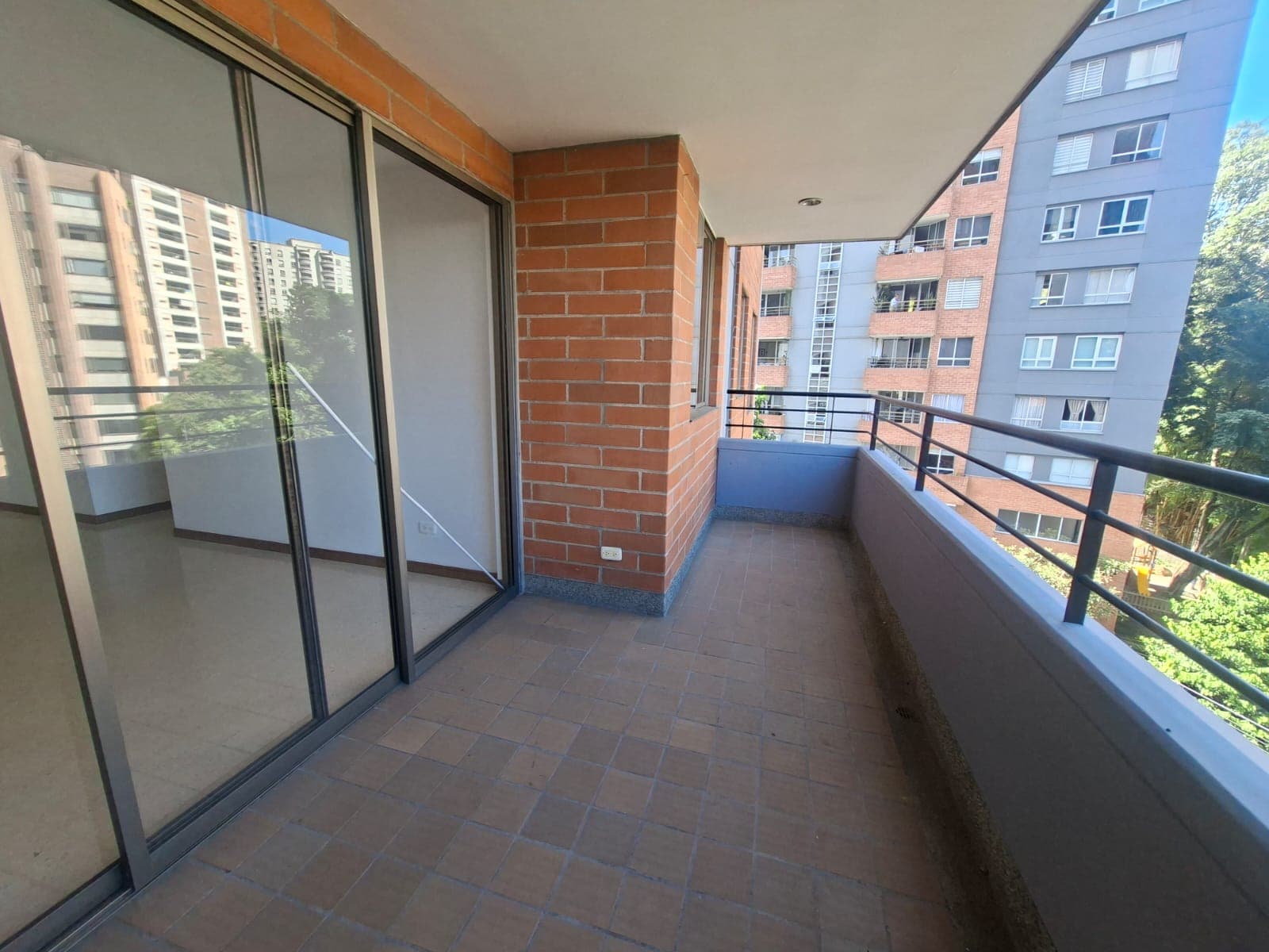 Apartamento en arriendo en El Tesoro, Poblado, Medellín — foto 3 de 14
