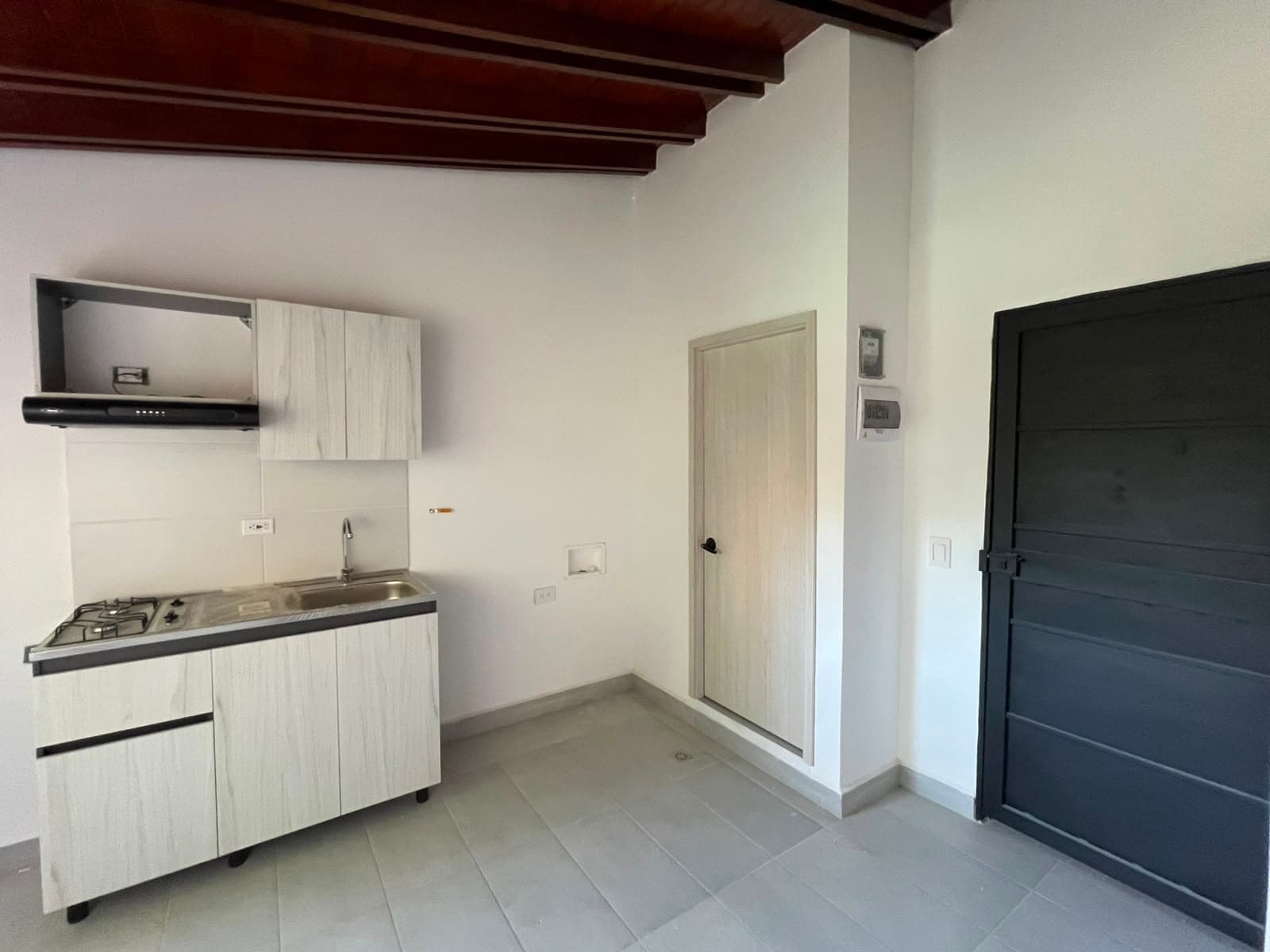 Apartaestudio en arriendo en Bolivariana, Laureles, Medellín — foto 3 de 12