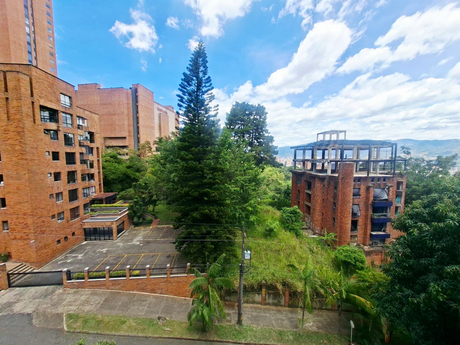 Apartamento en arriendo en El Tesoro, Poblado, Medellín — foto 1 de 16