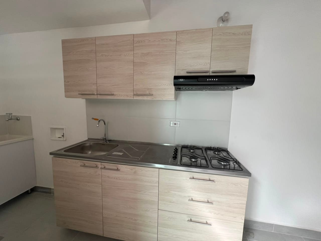 Apartaestudio en arriendo en Bolivariana, Laureles, Medellín — foto 1 de 12